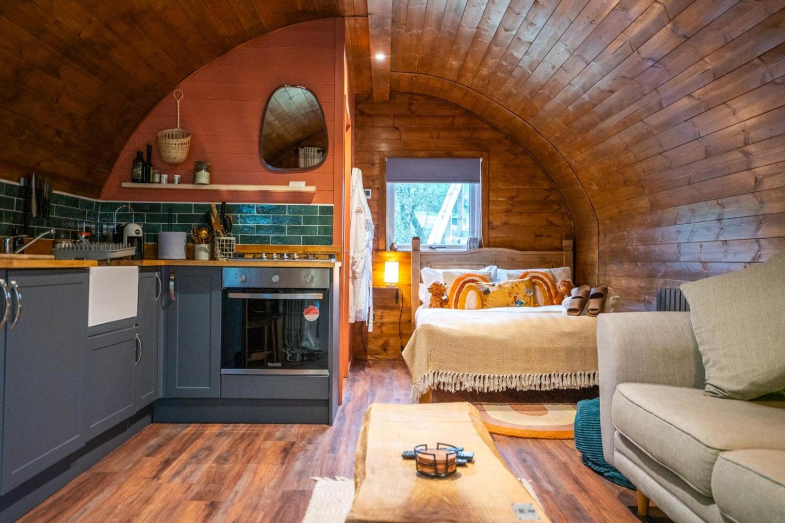 One-Bedroom House photo 3