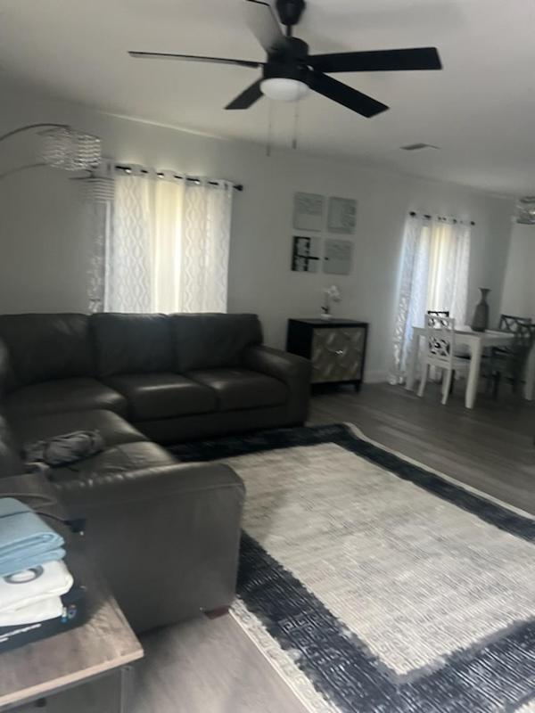 One-Bedroom House photo 1