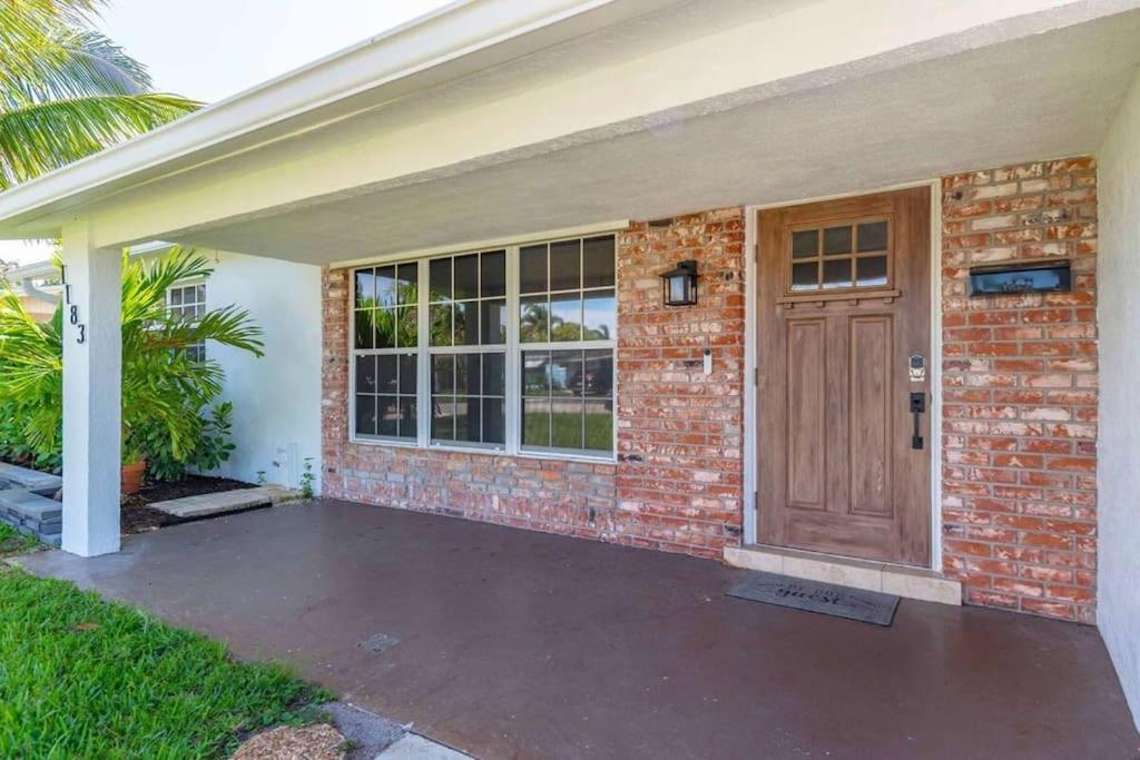Three-Bedroom House photo 2
