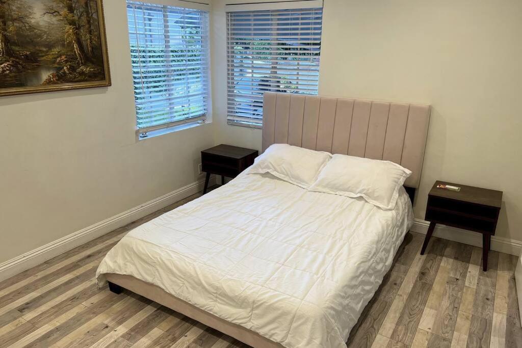 Three-Bedroom House photo 2