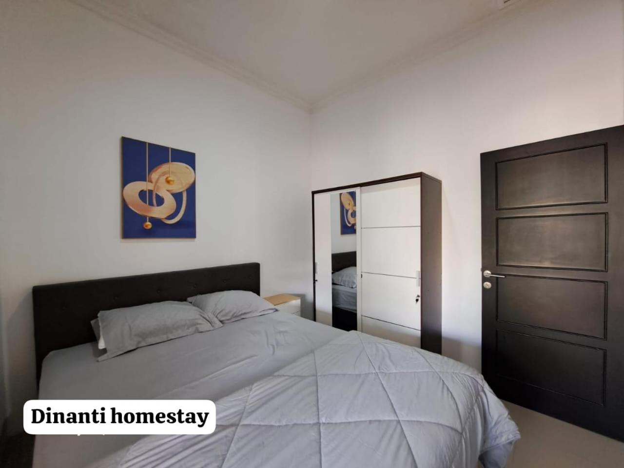 Queen Room photo 1