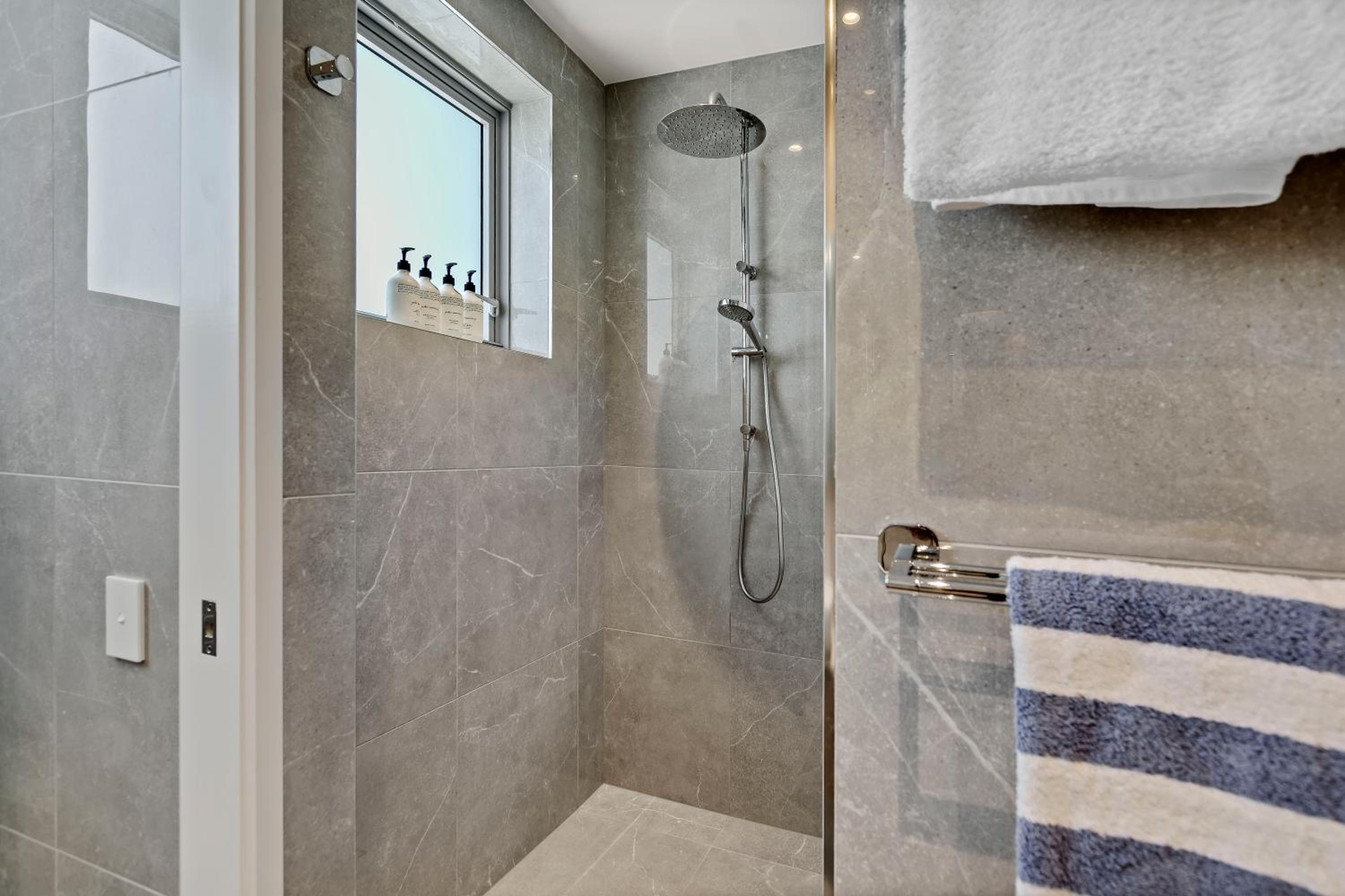 Luxury Three Bedroom Penthouse photo 3