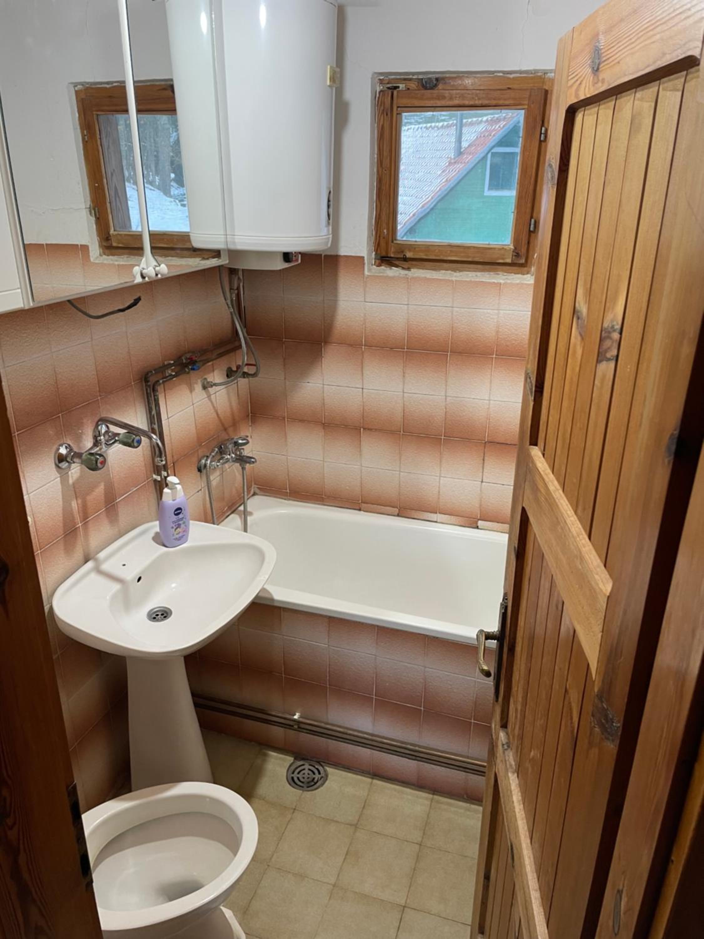 Three-Bedroom House photo 3