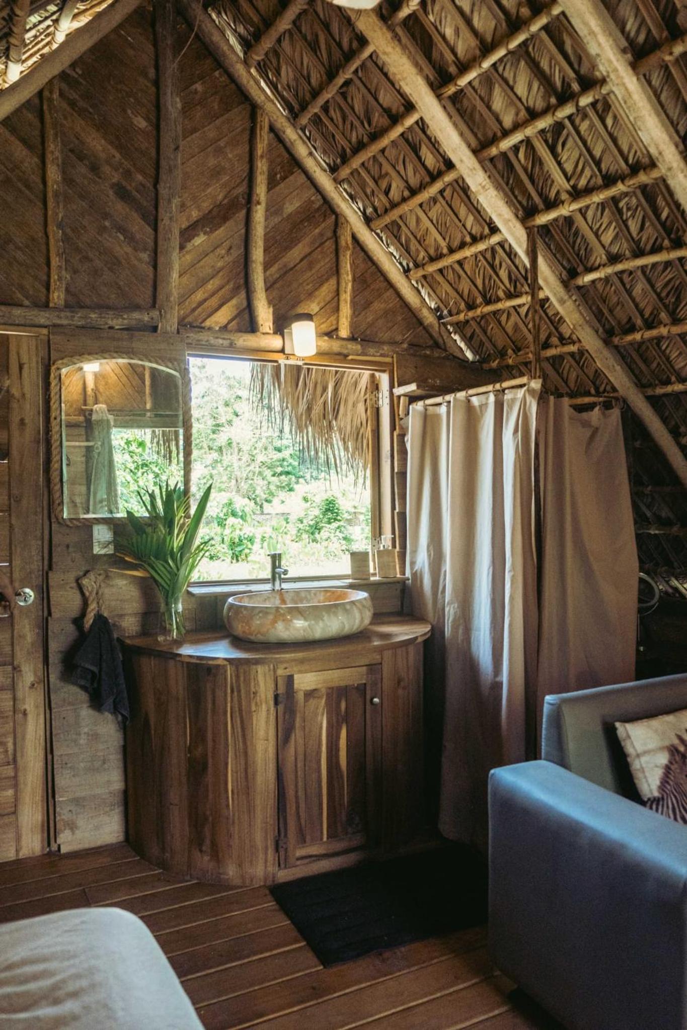 Deluxe Bungalow photo 2