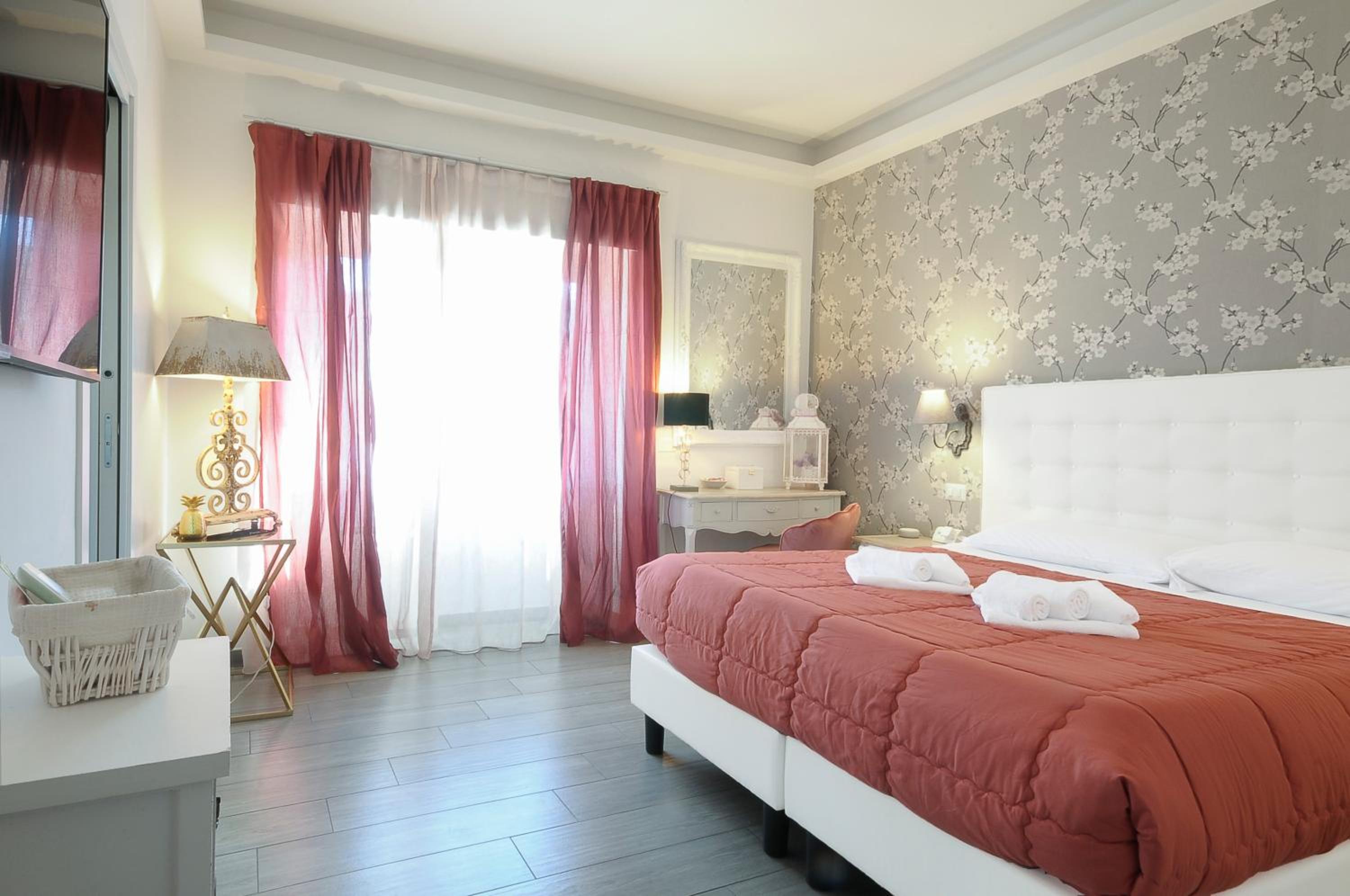 Deluxe Double or Twin Room photo 1