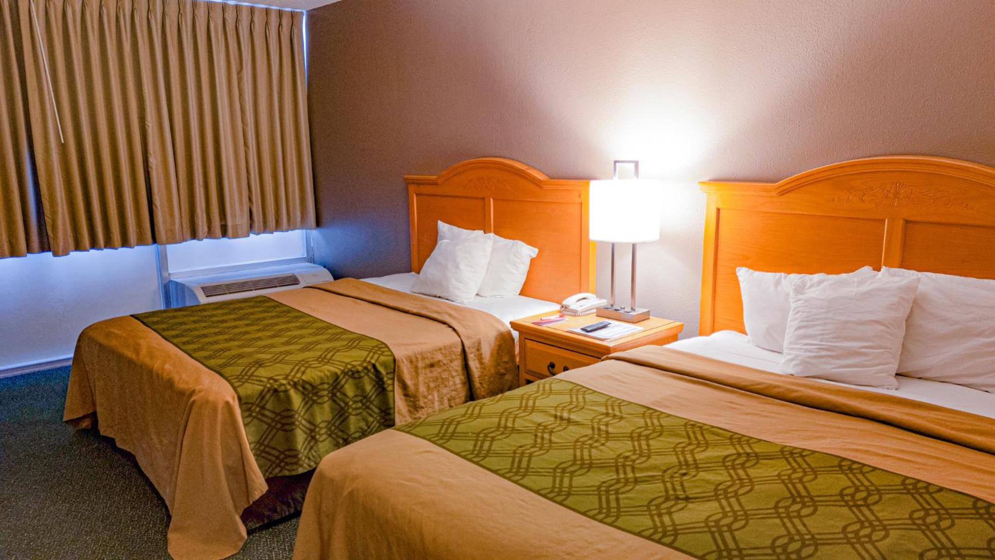 Queen Room with Two Queen Beds - Accessible/Non-Smoking  - Photo 2