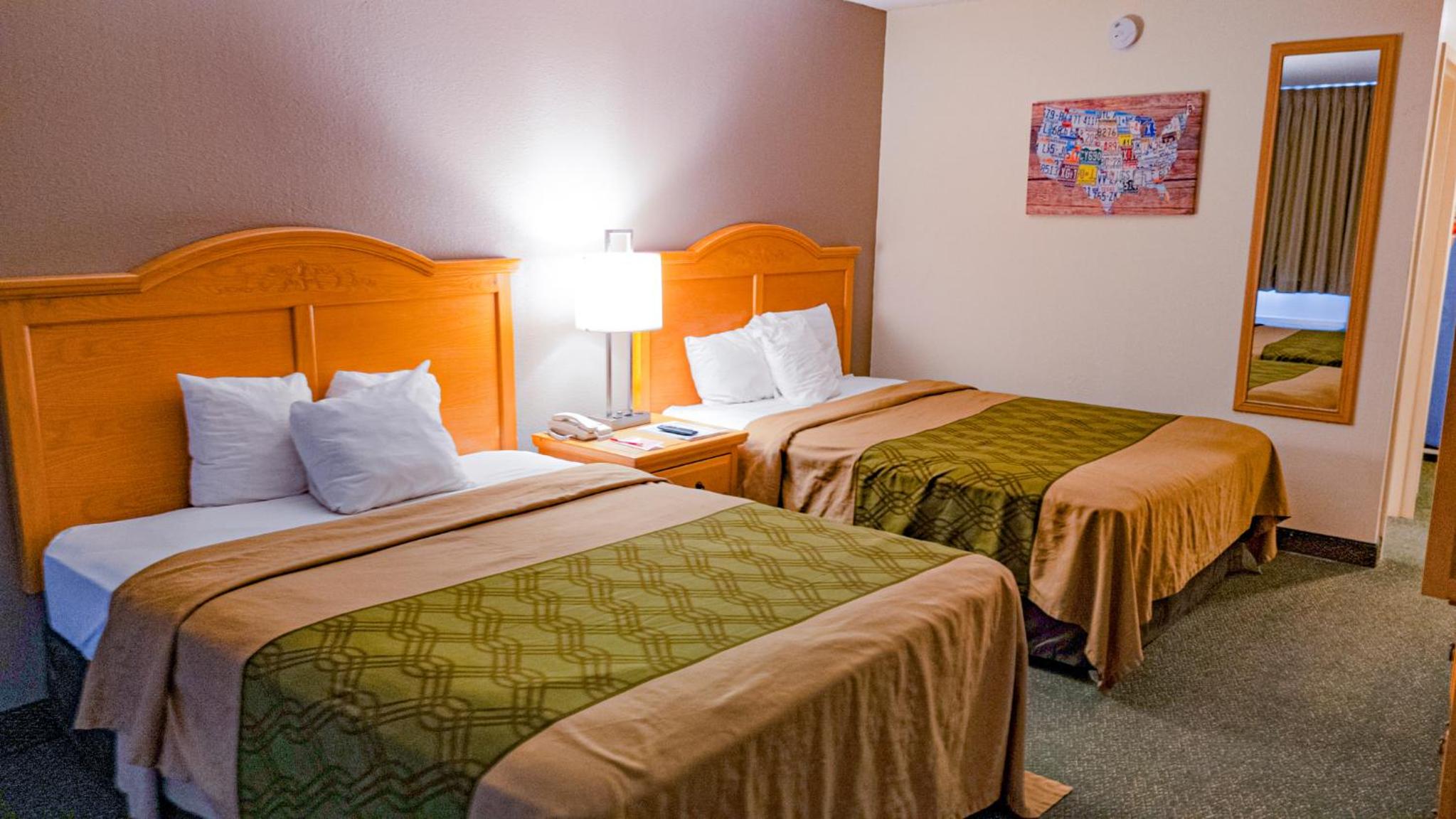 Queen Room with Two Queen Beds - Accessible/Non-Smoking  - Photo 3