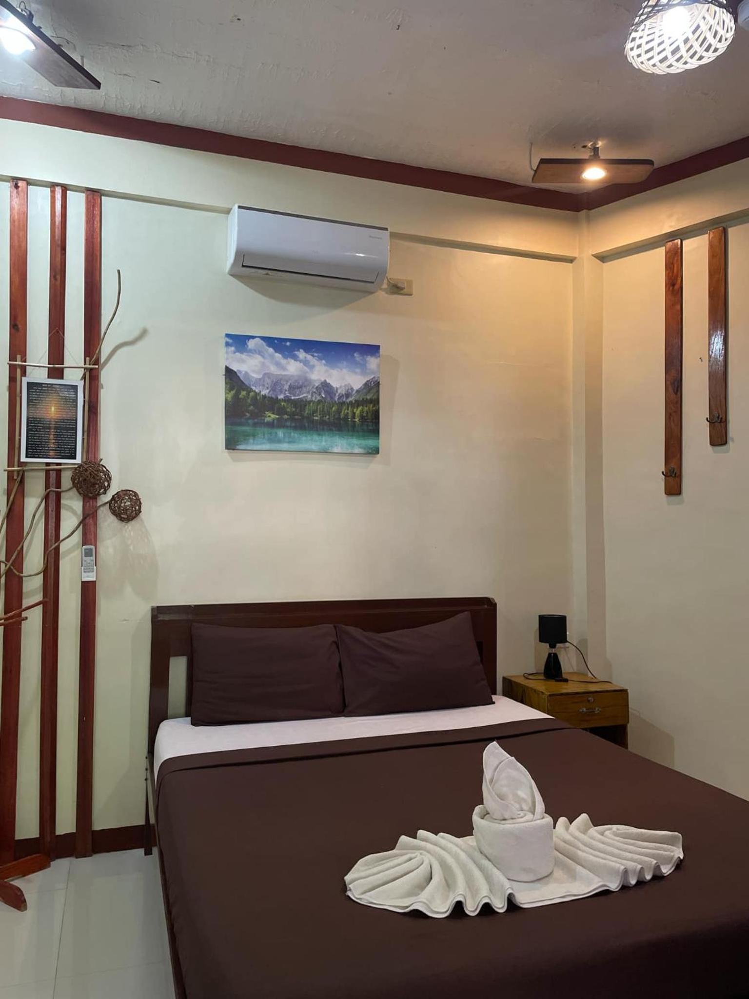 Deluxe Double Room - Photo 8