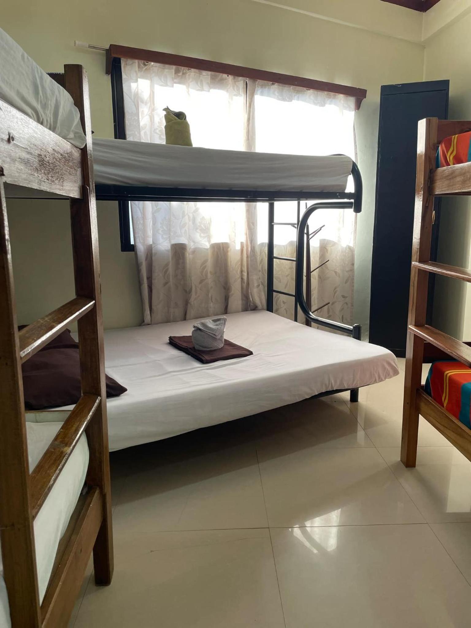 Deluxe Family Room - Photo 2