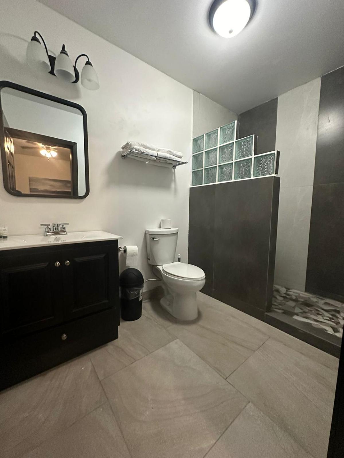 King Suite with Balcony - Photo 2