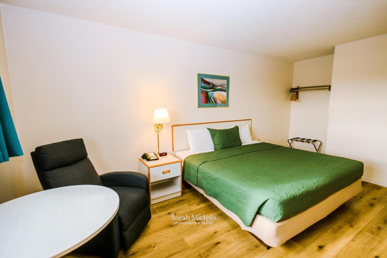 Deluxe King Room
