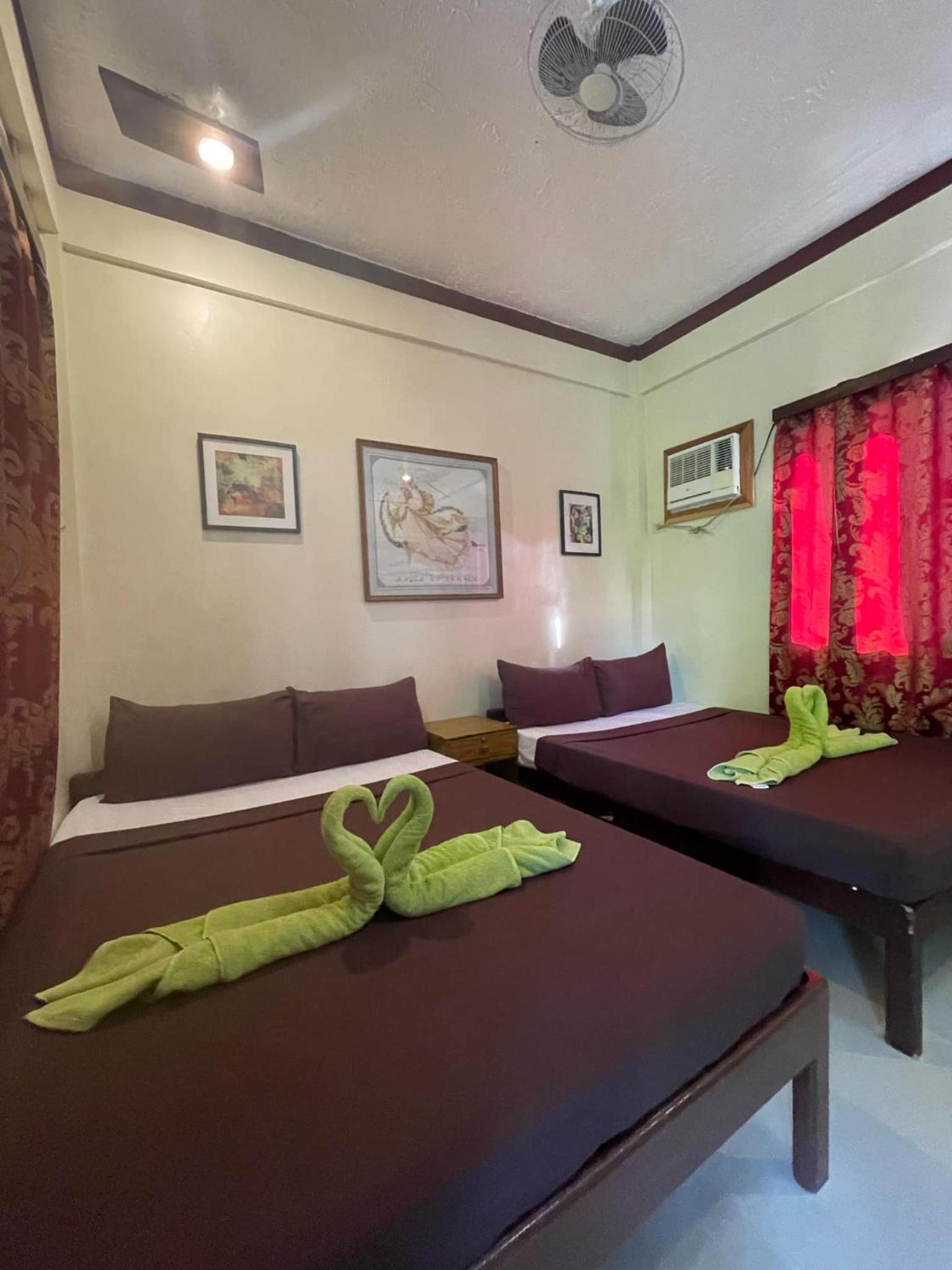 Quadruple Room - Photo 1