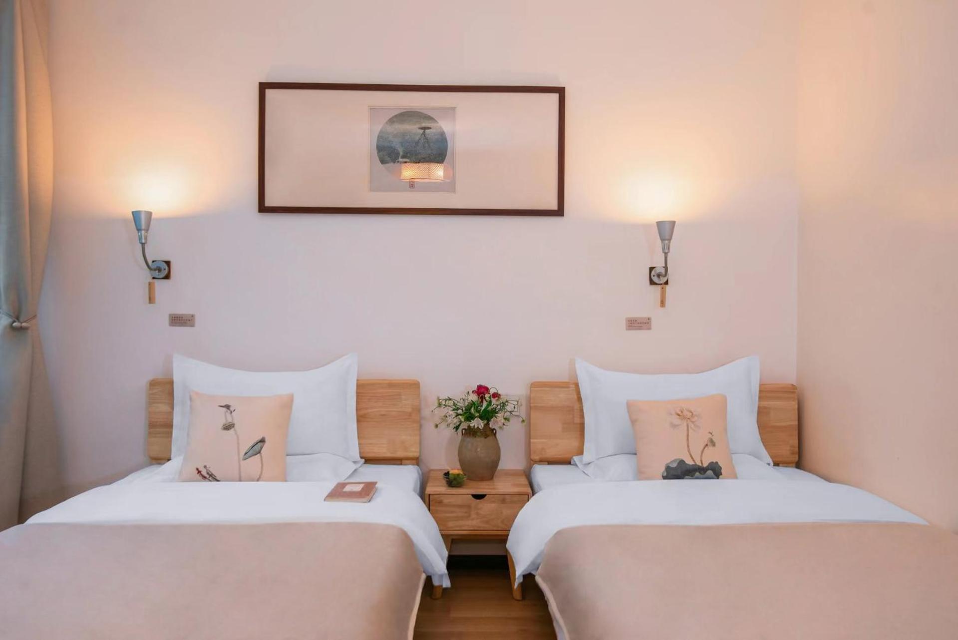 Standard Twin Room with Garden View photo 3