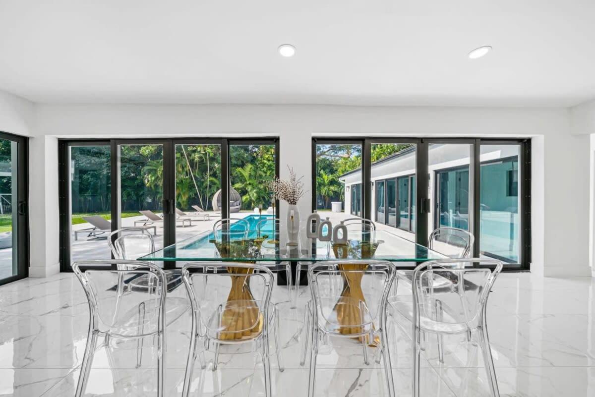 Villa photo 2