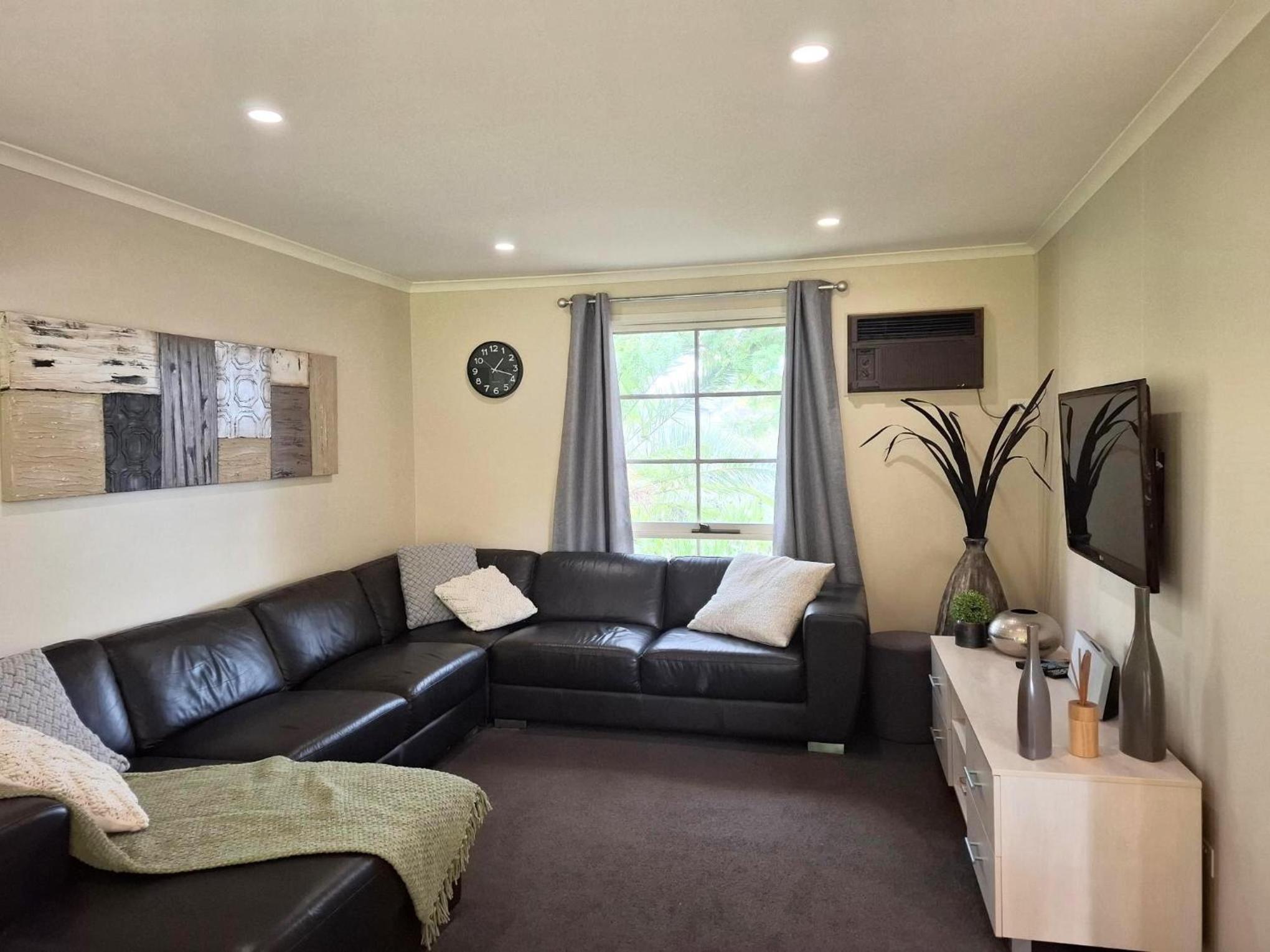 Two-Bedroom Apartment with Garden View photo 2