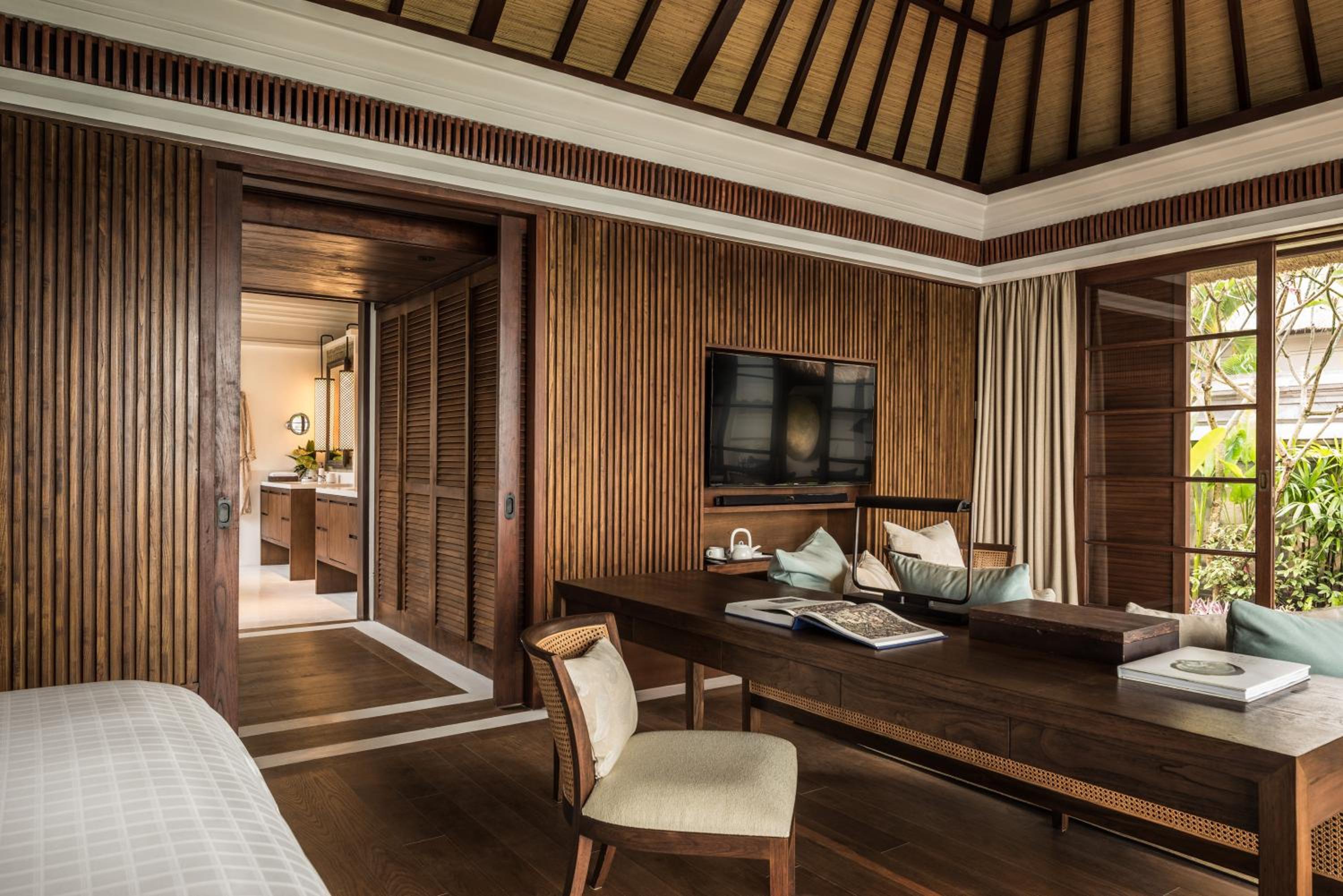 Premier Ocean King Villa - Photo 3
