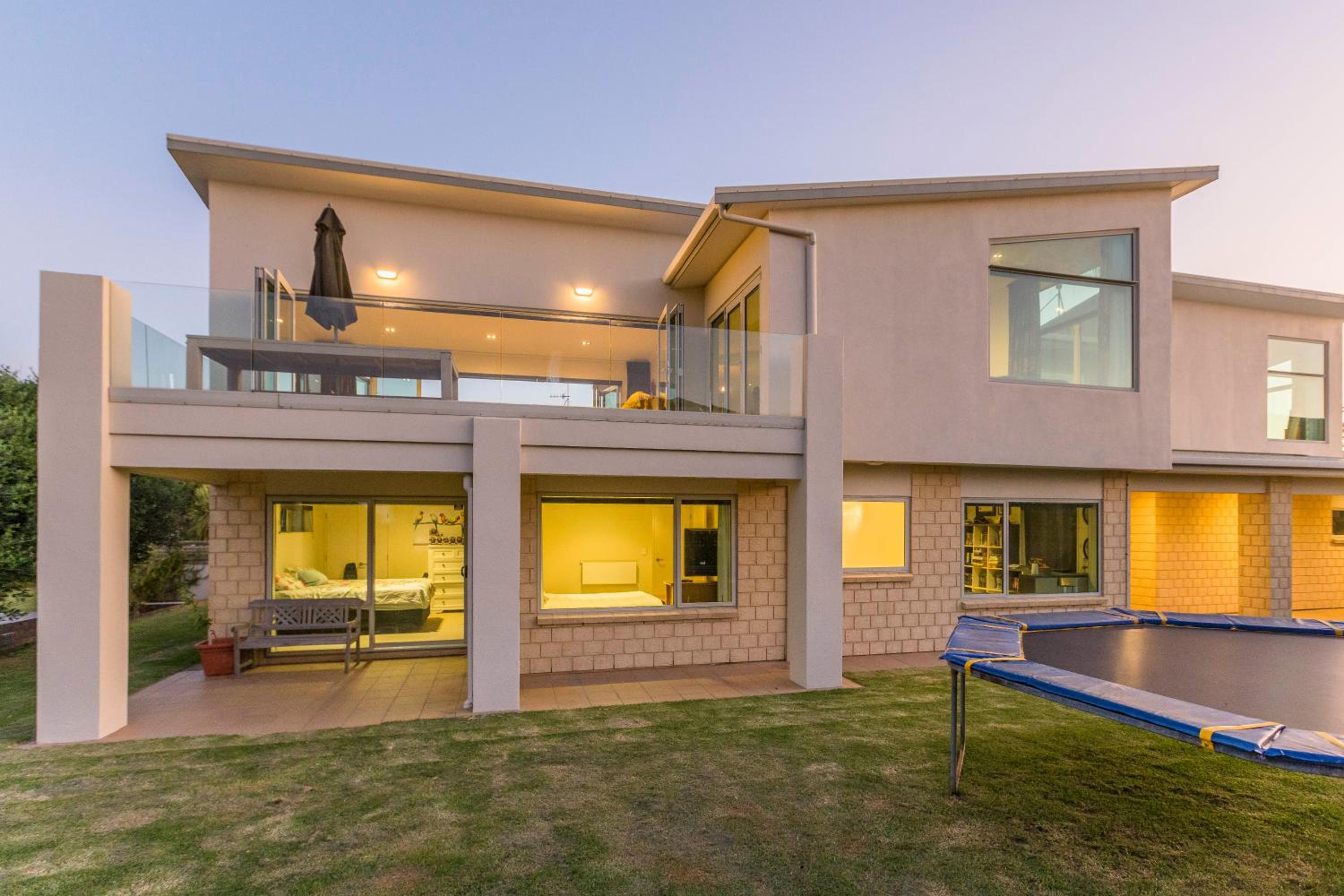 Four-Bedroom House photo 1