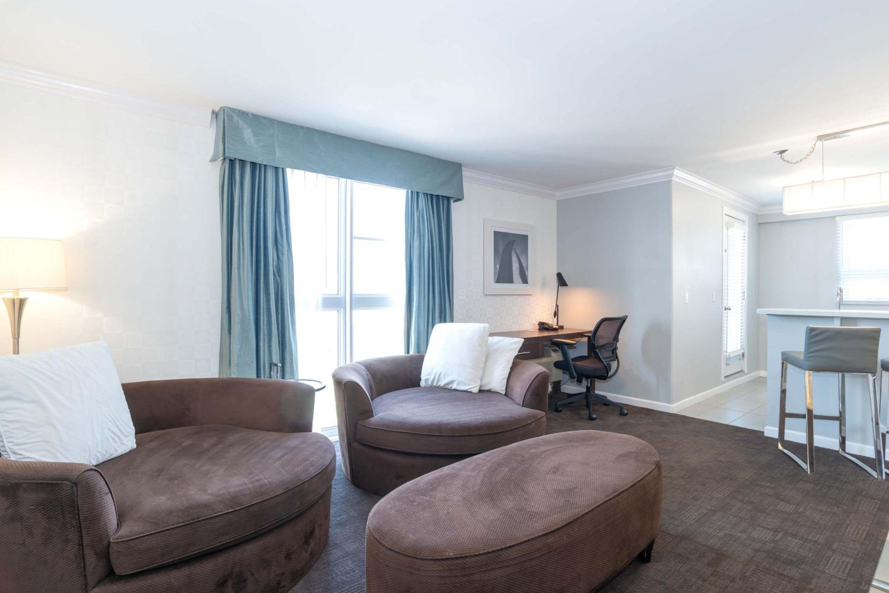 Tower Suite, 1 King Bed, Kitchenette, Balcony, View - Photo 3