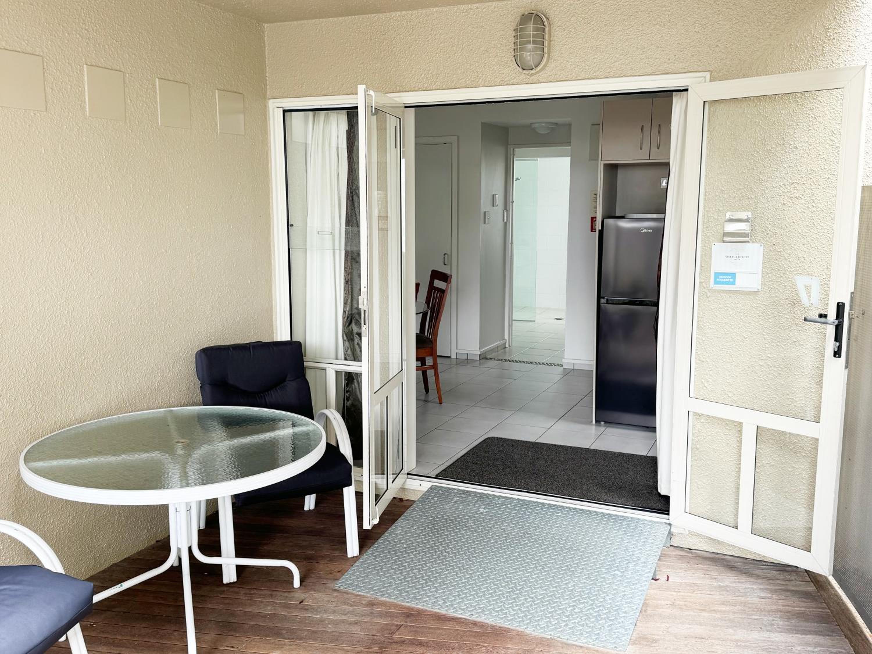 Large One-Bedroom Suite - Photo 17