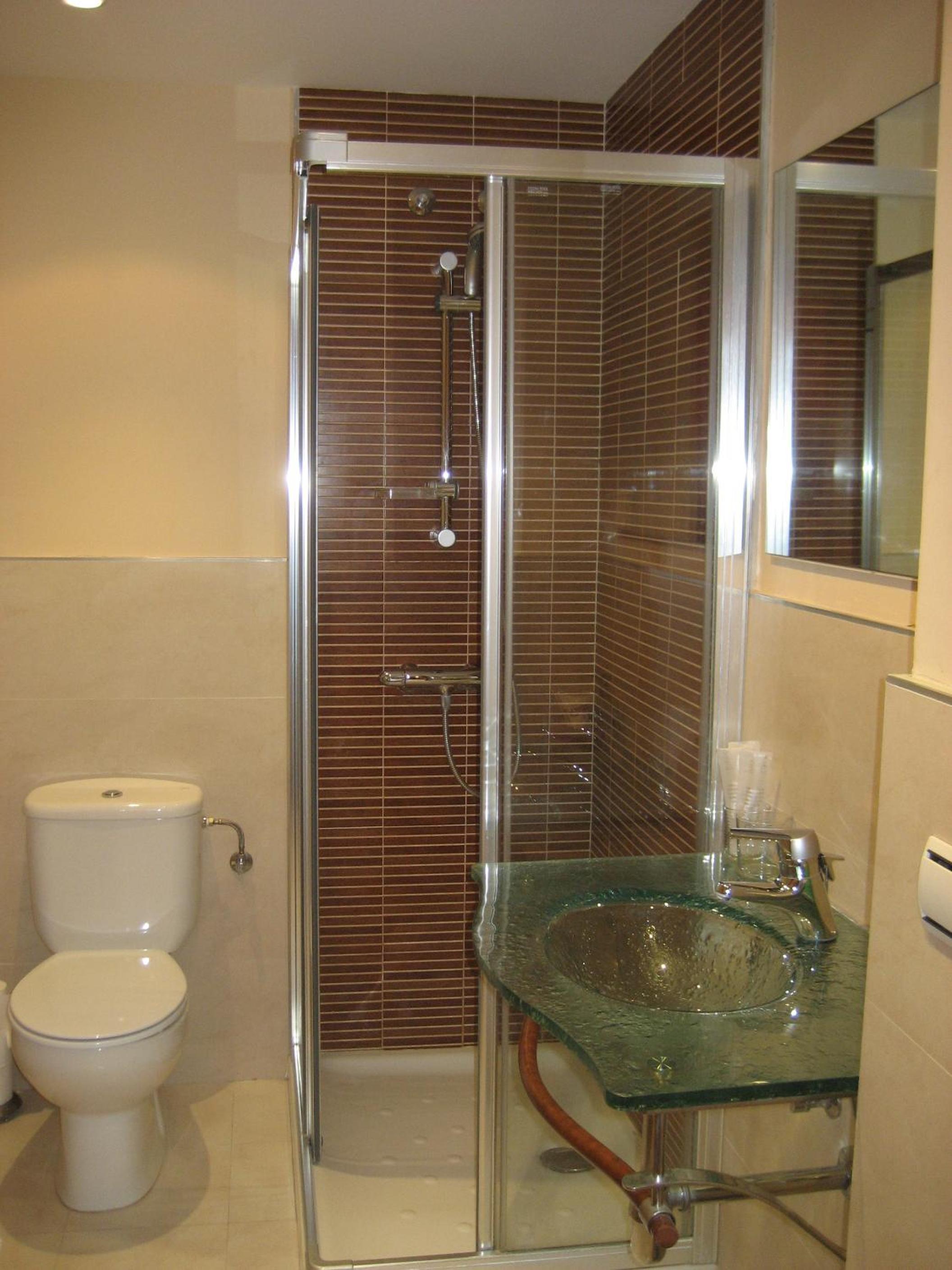 Twin Room with Kitchenette - Photo 3