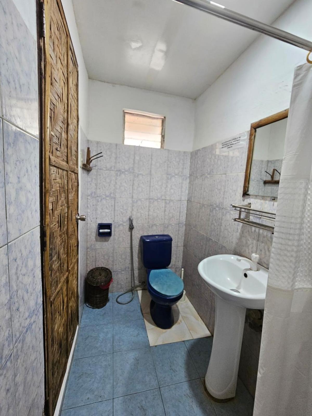 Double Room with Private Bathroom - Photo 6