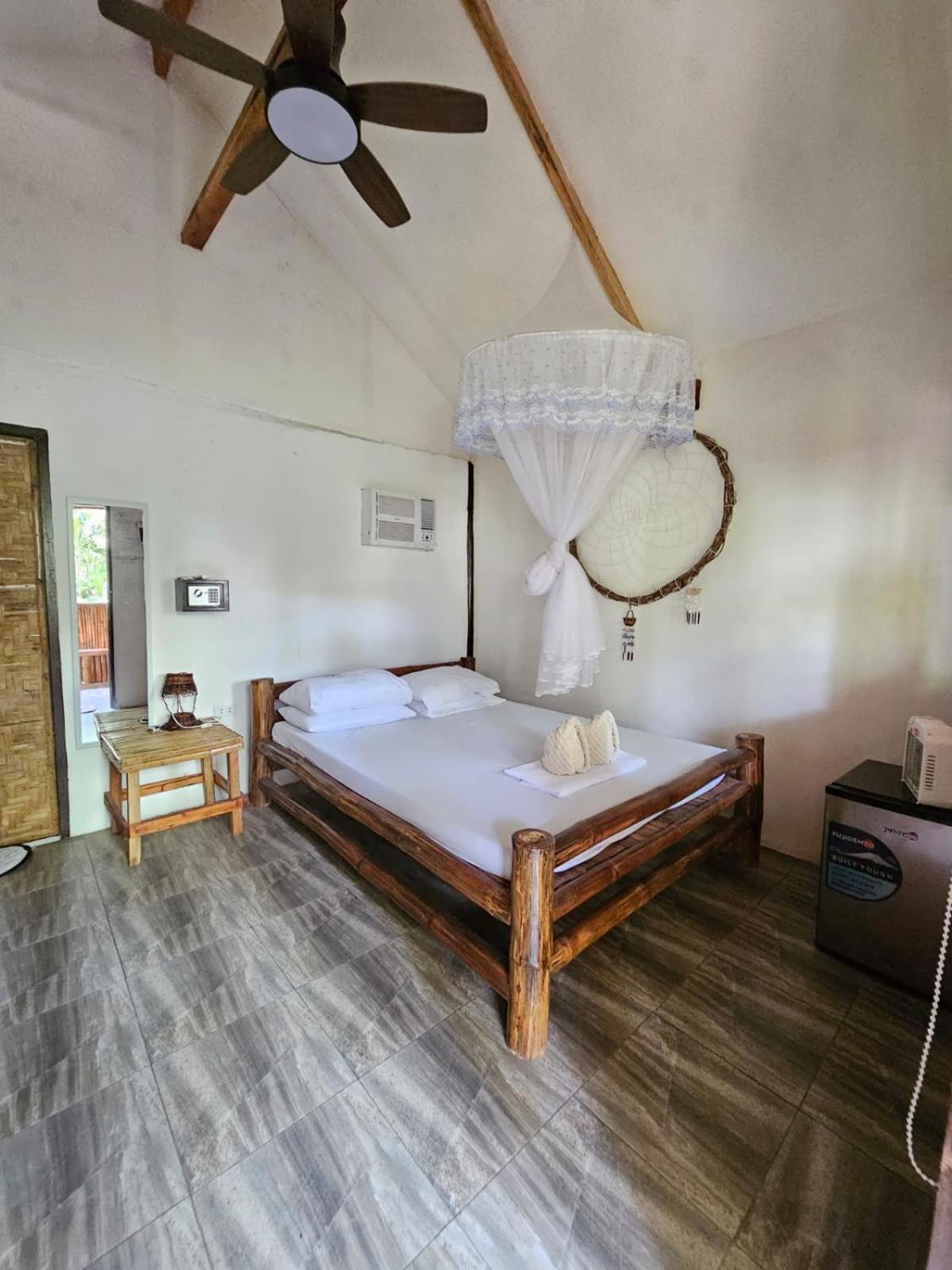 Double Room with Private Bathroom - Photo 2