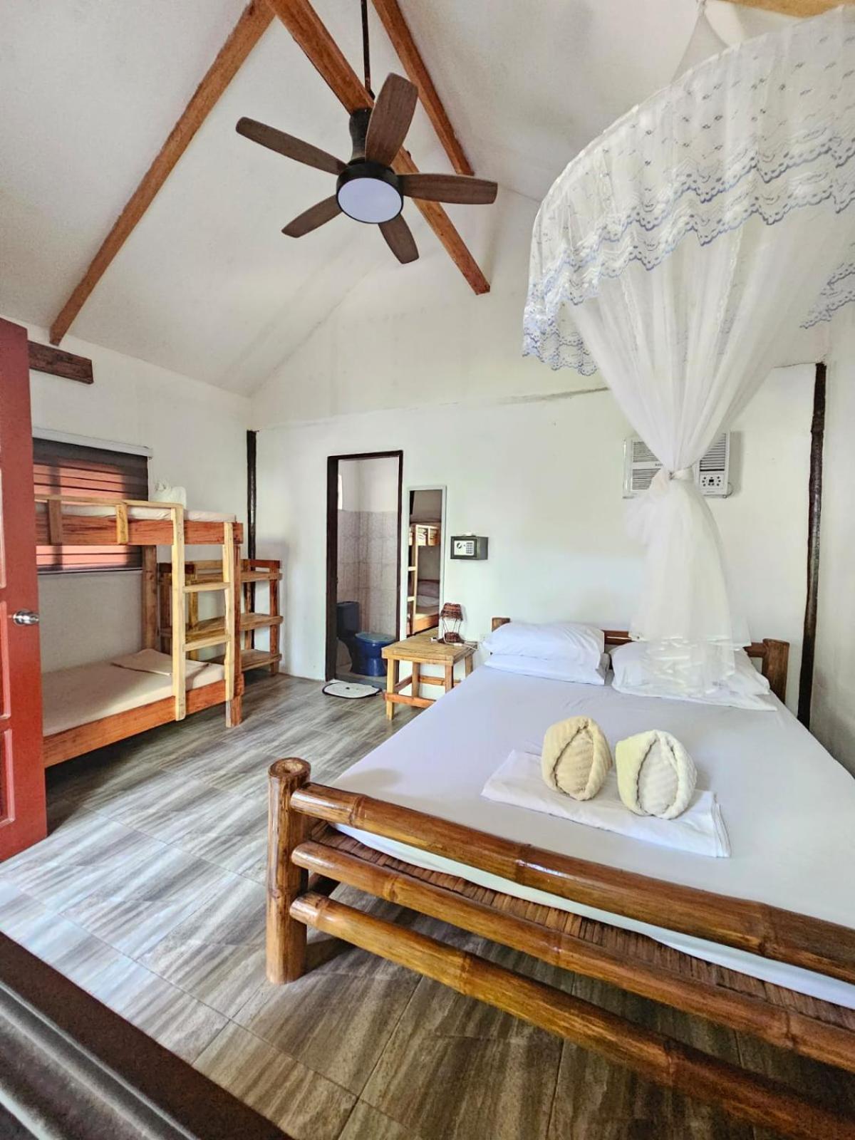 Double Room with Private Bathroom - Photo 1