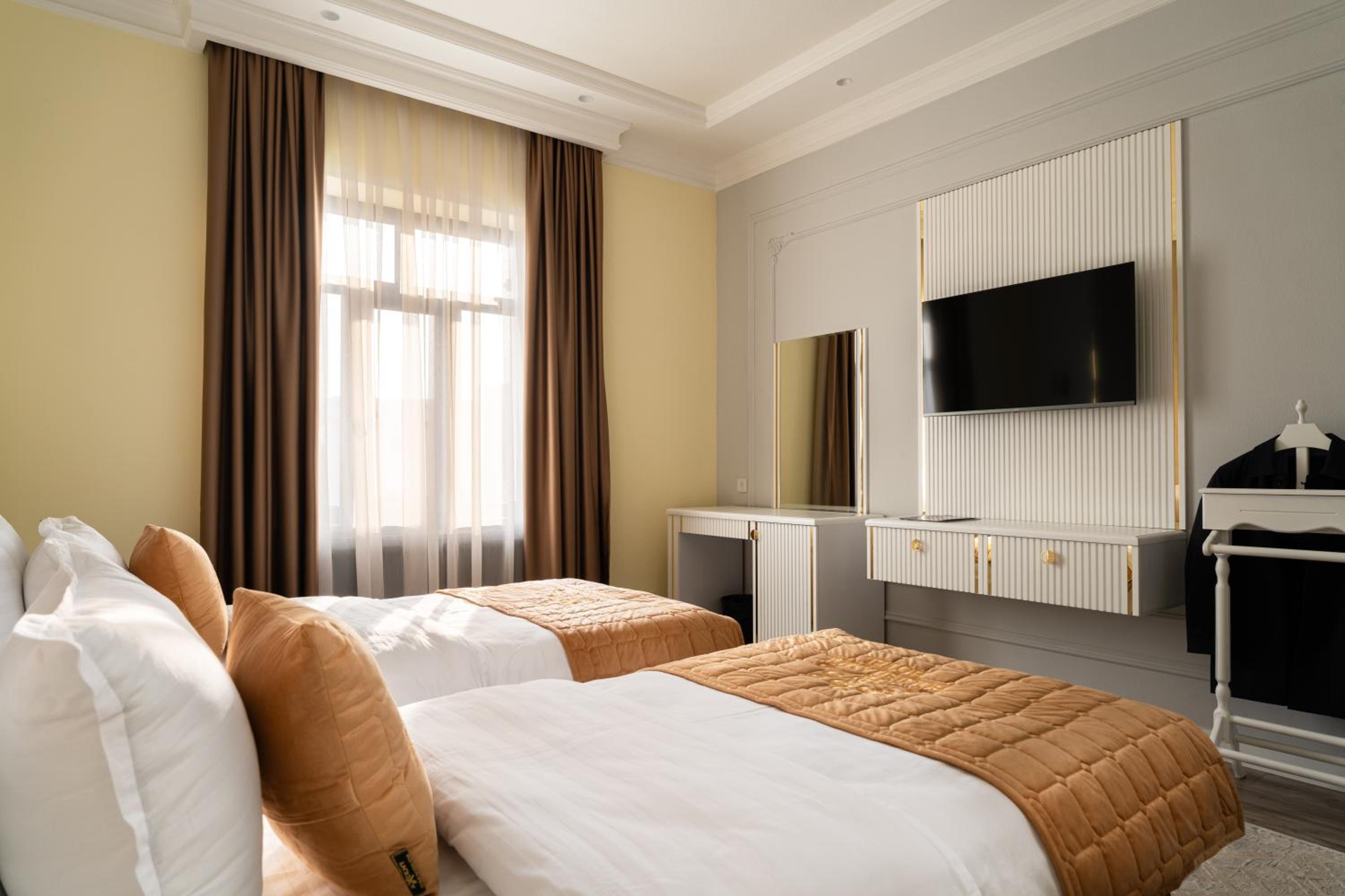 Double or Twin Room with City View