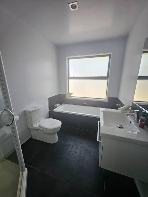 Three-Bedroom House photo 2
