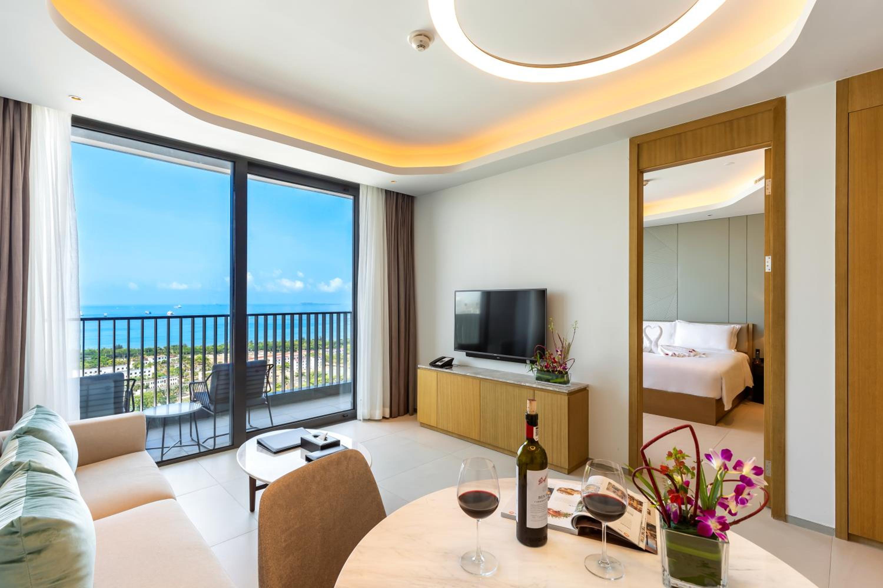 One-Bedroom Deluxe Ocean View  - Photo 1