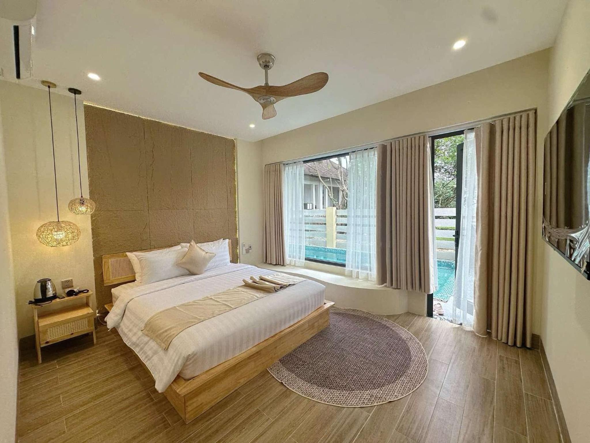 Double Room With Pool View photo 1