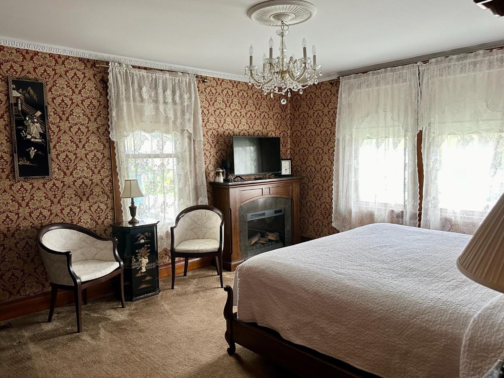 King Room (Scarlet Maple)