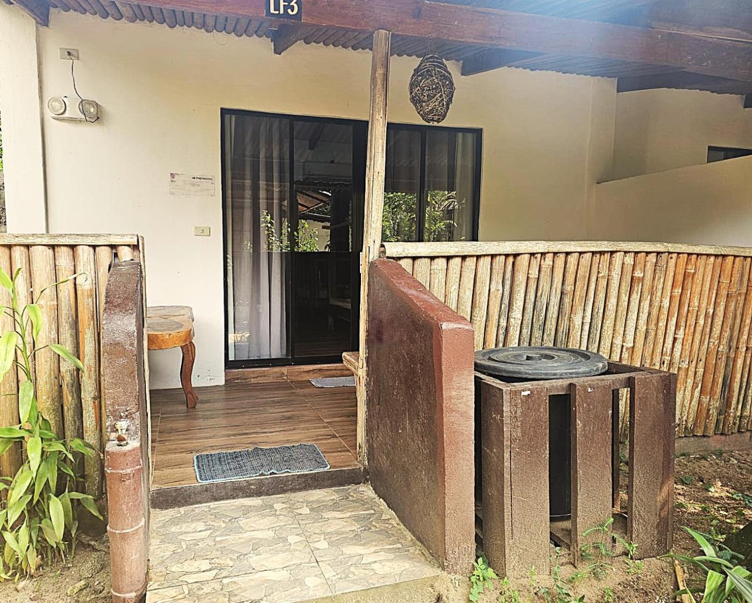 Family Room with Private Bathroom - Photo 2