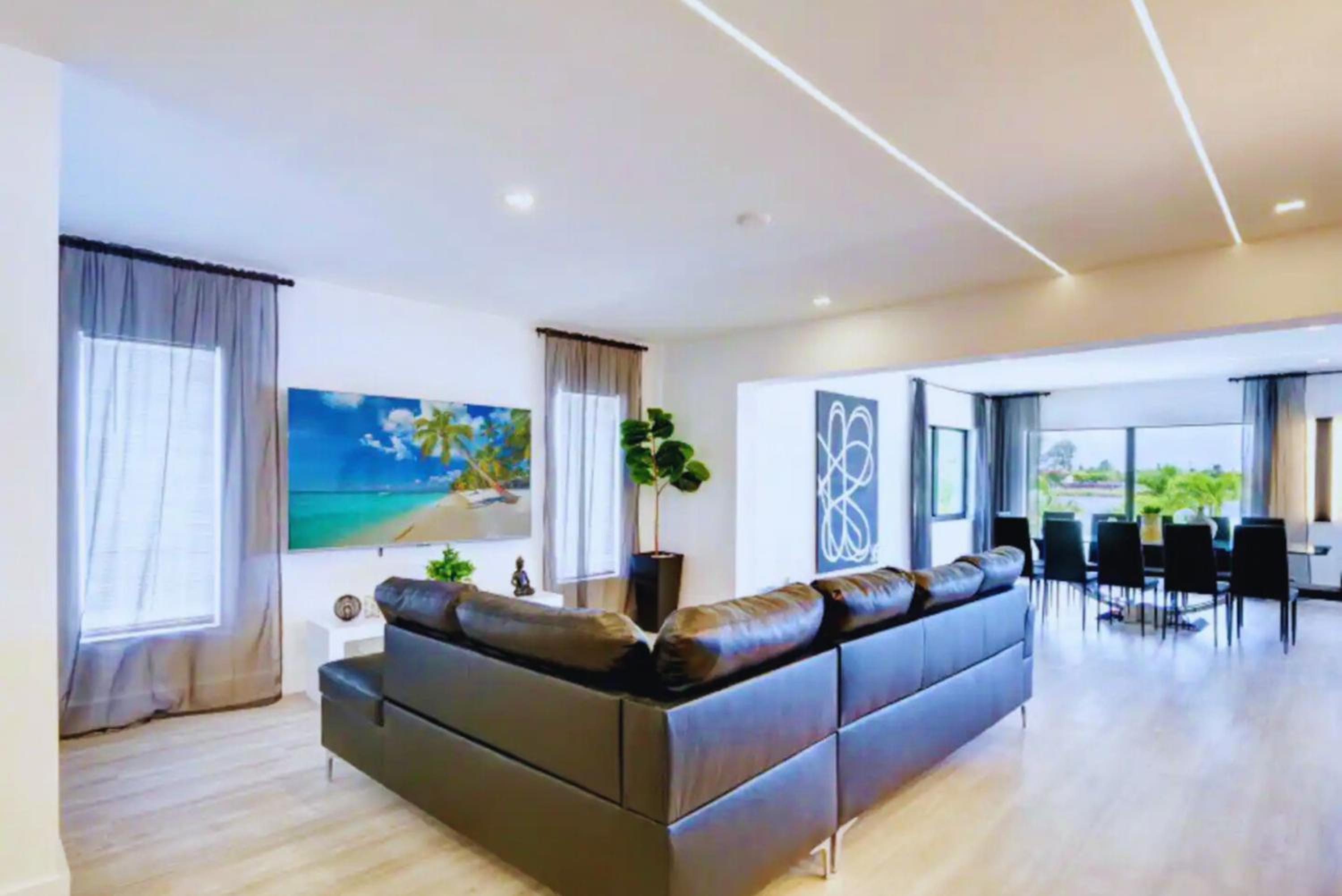 Villa photo 1