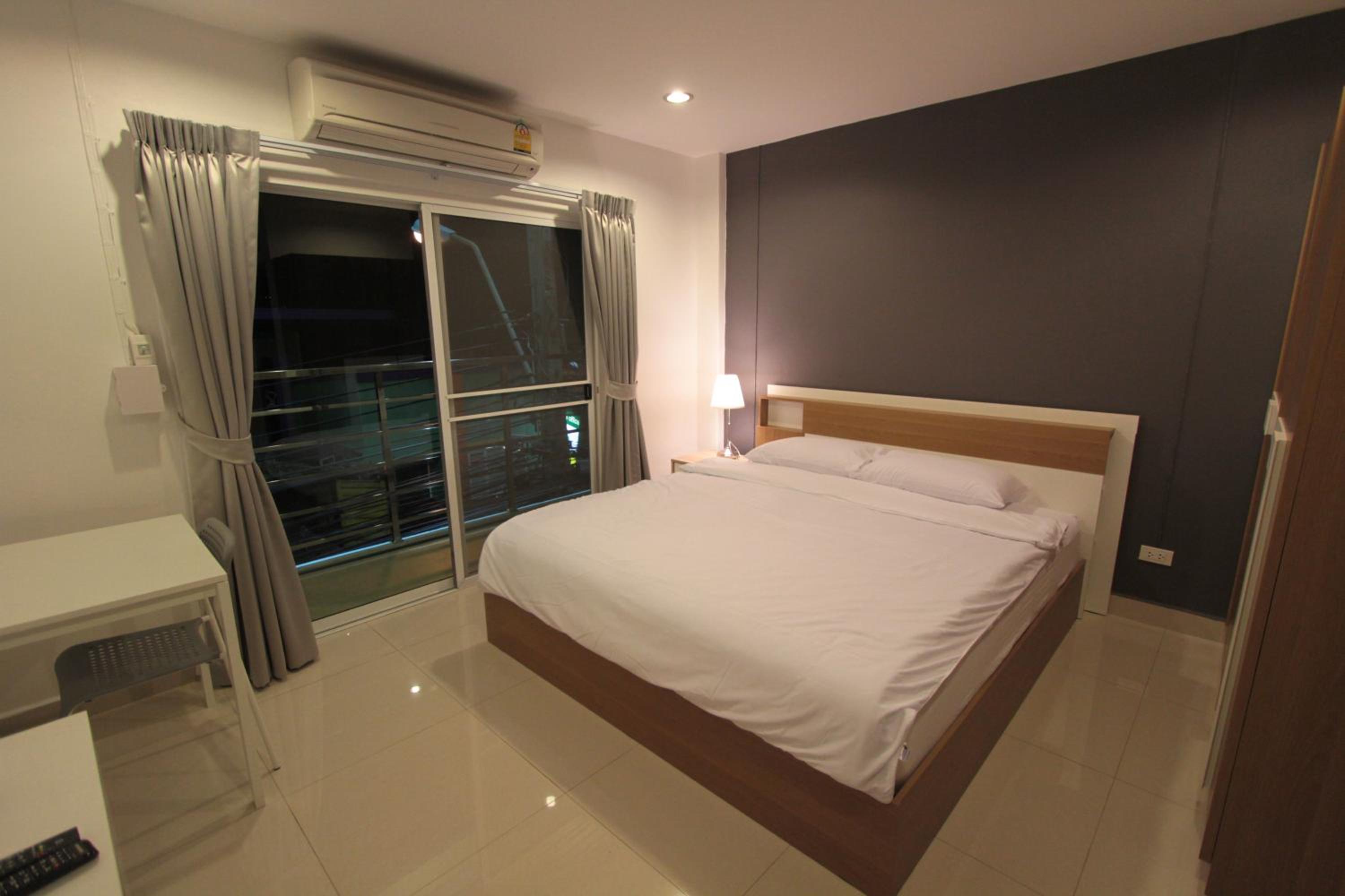 King Room with Balcony photo 1