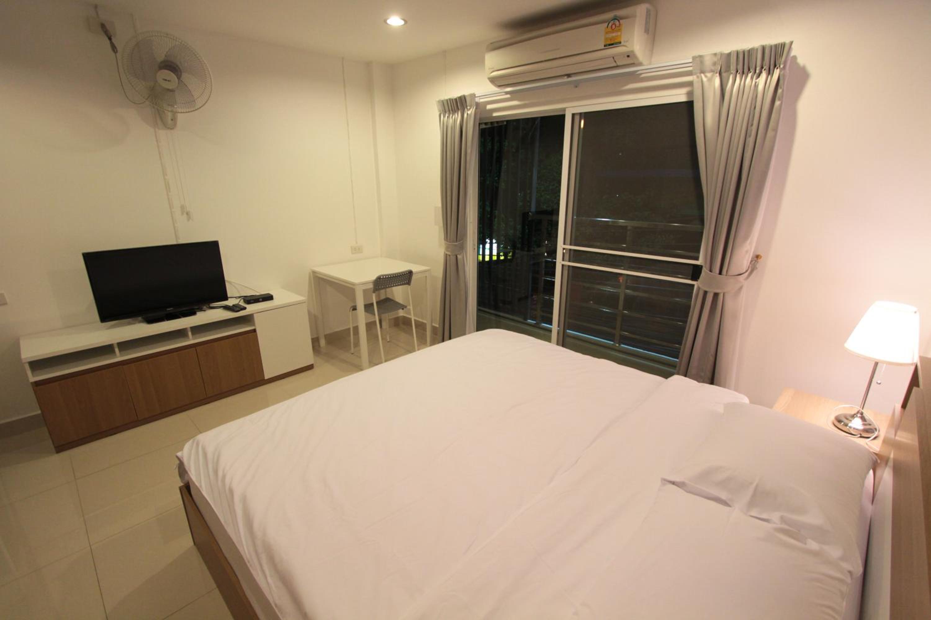 King Room with Balcony photo 2