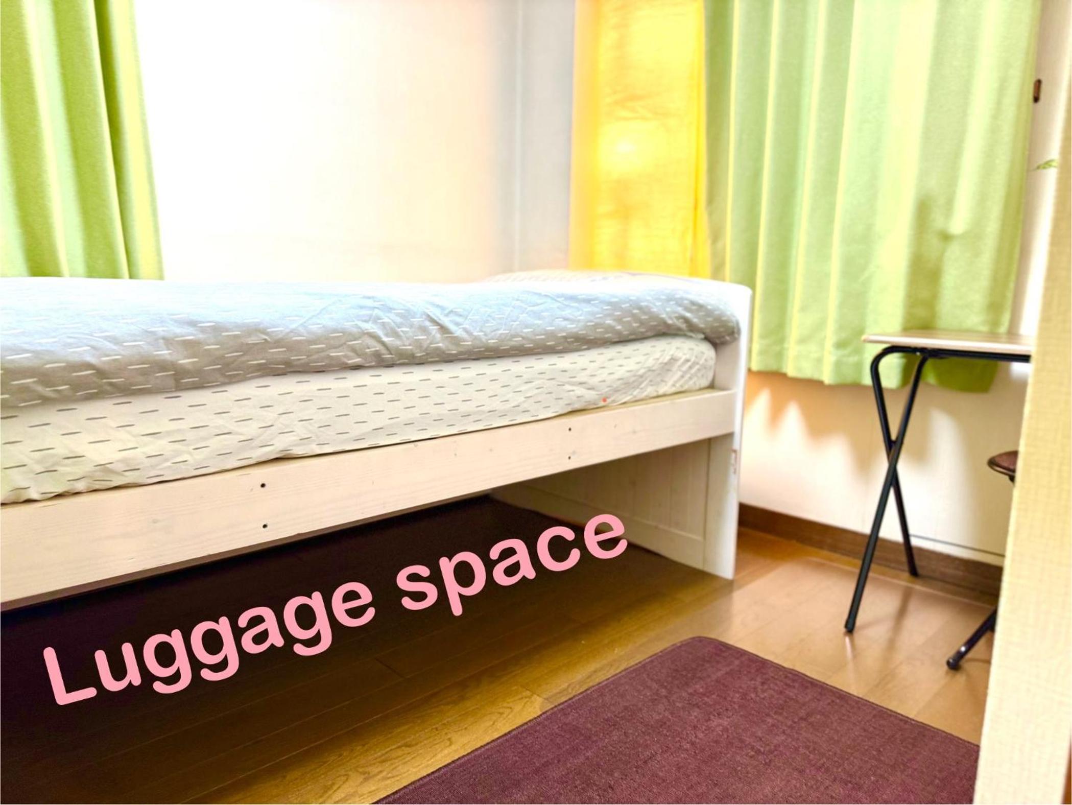 Apartment With Shared Bathroom photo 2