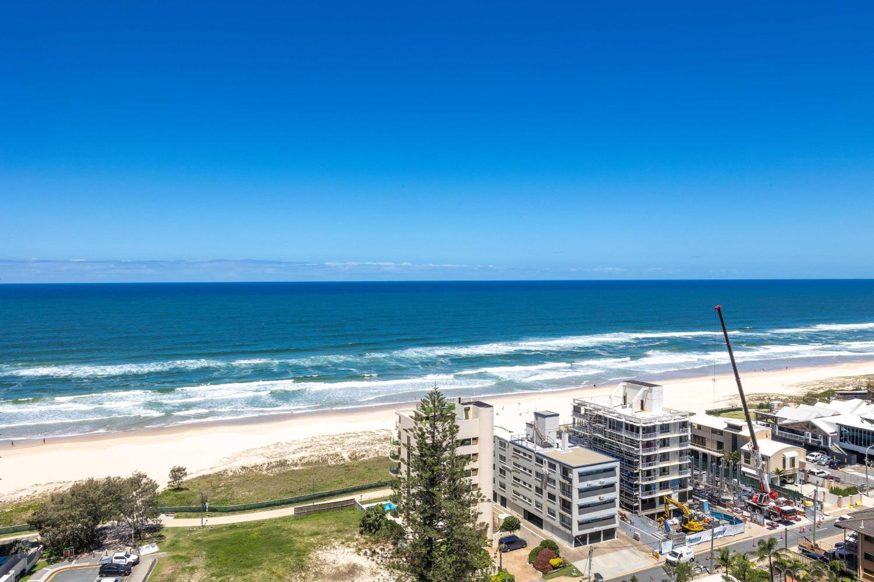 3 Bedroom Ocean View Penthouse - Photo 12