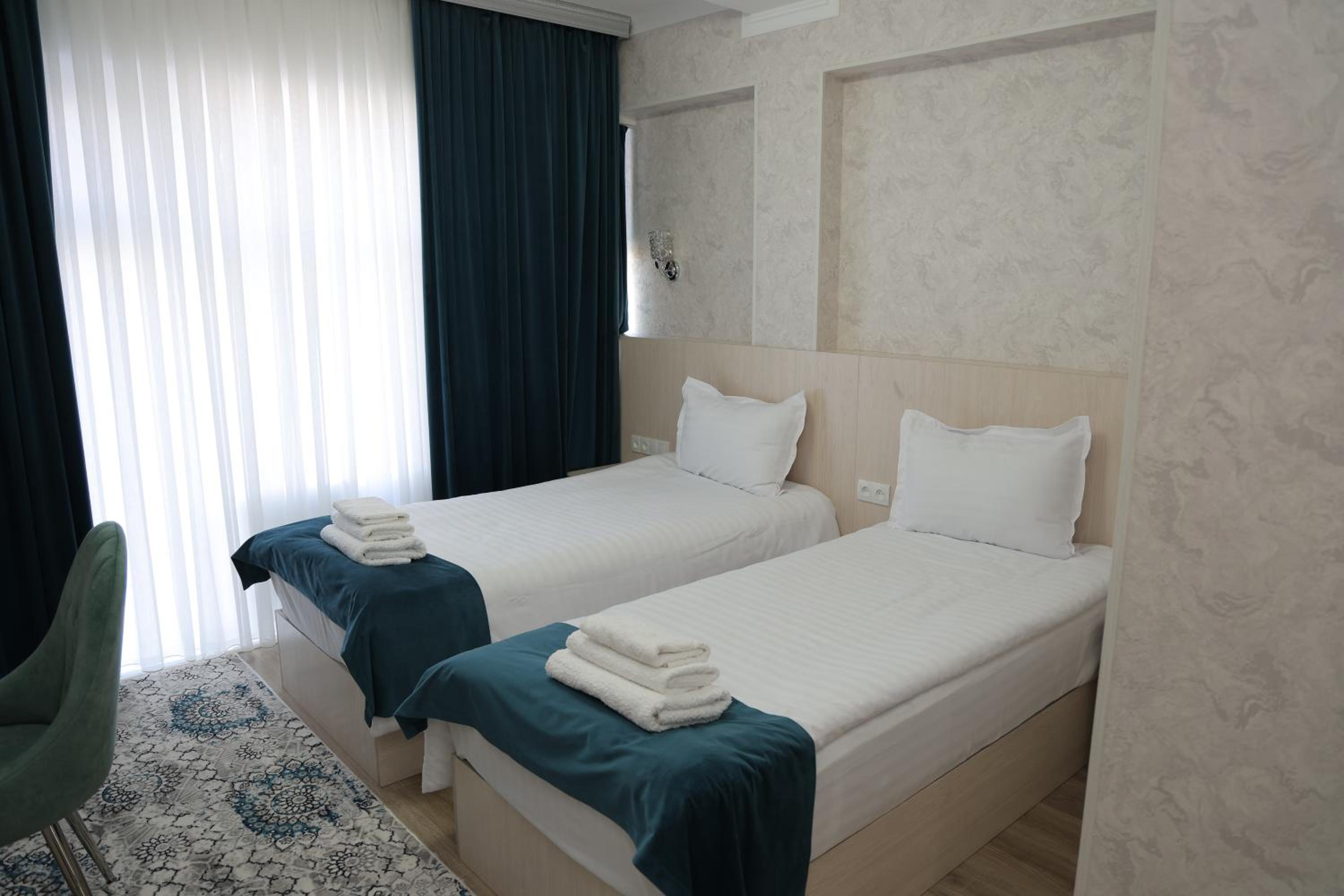 Double or Twin Room with Private Bathroom photo 1