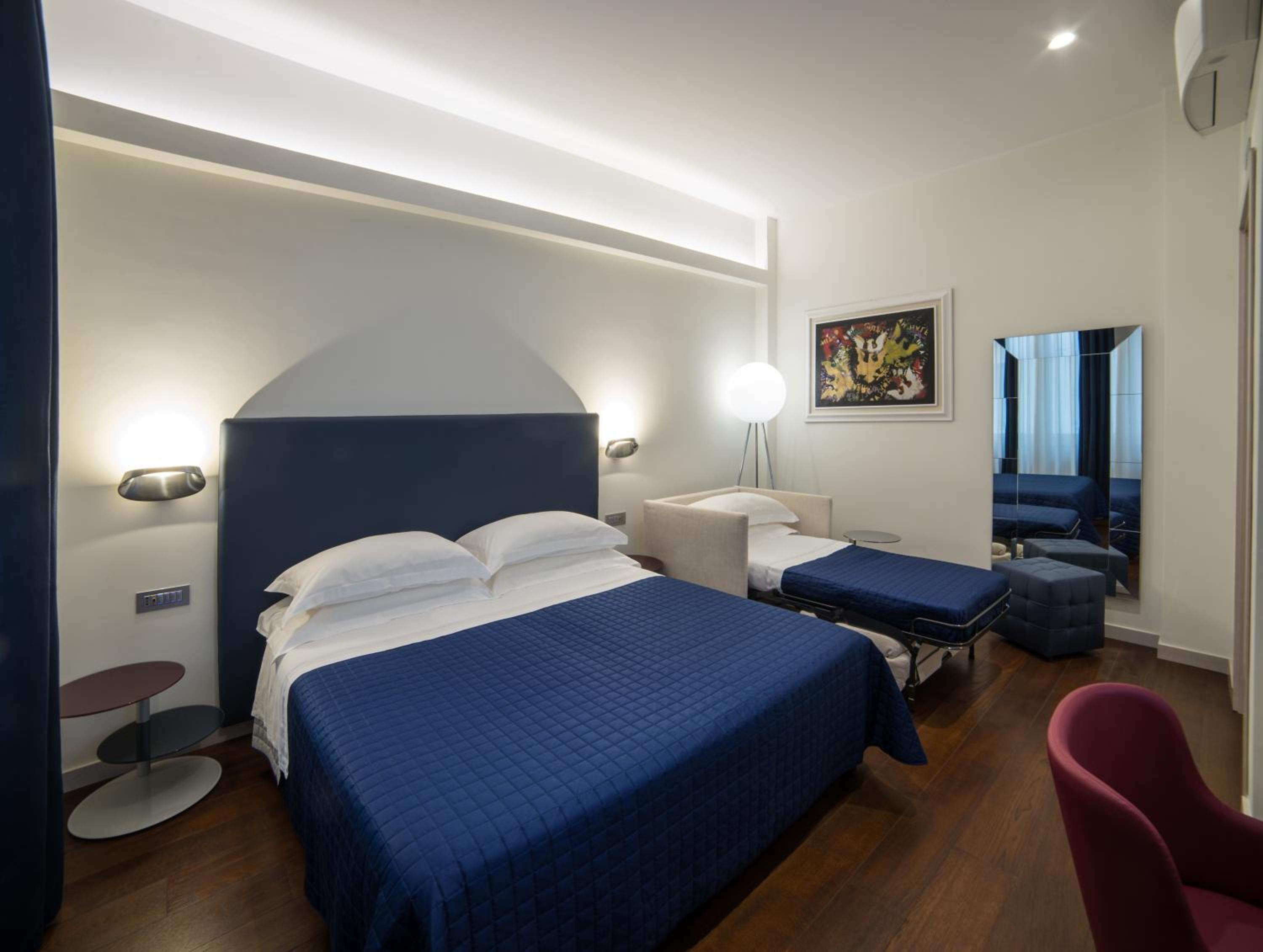 Deluxe Queen Room - Photo 1