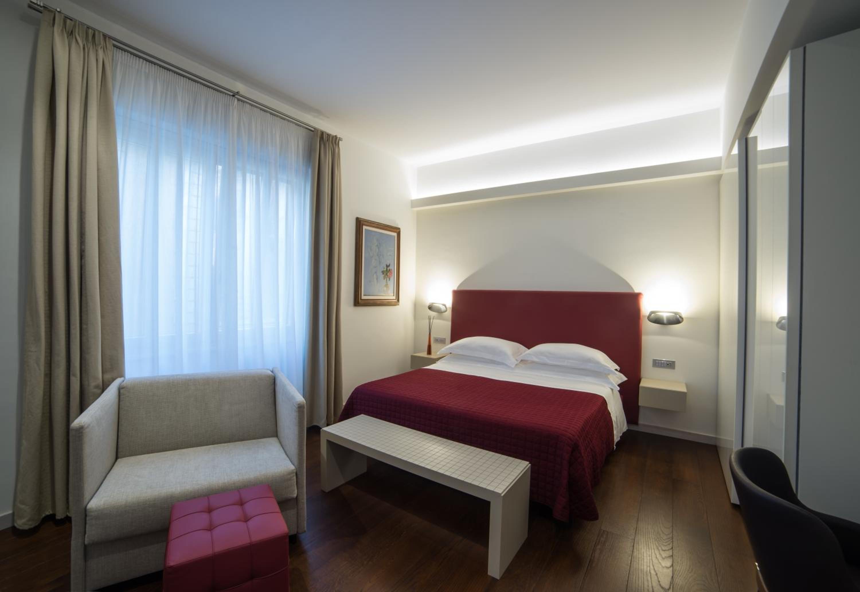 Luxury Triple Room - Photo 12