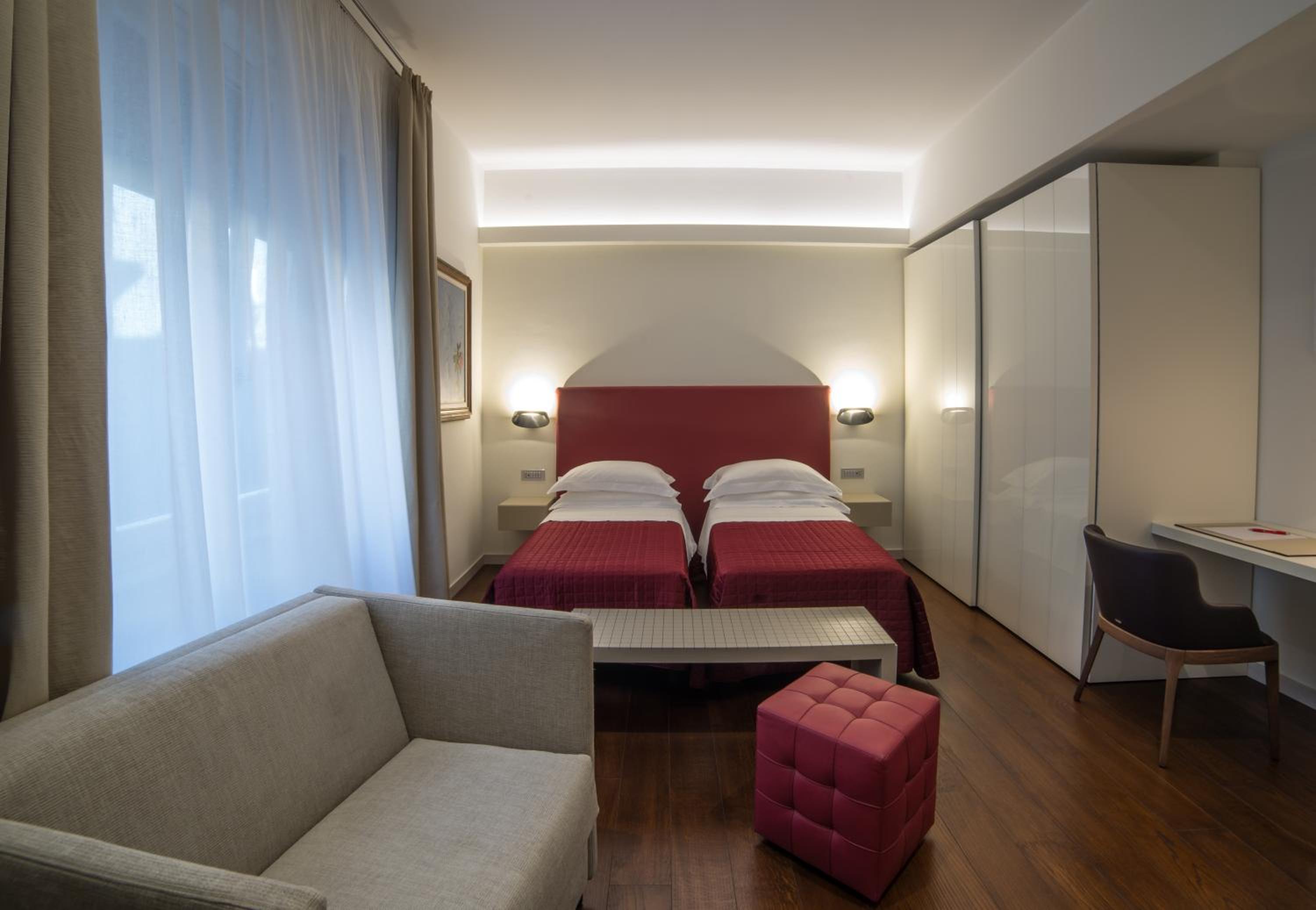 Luxury Triple Room - Photo 19