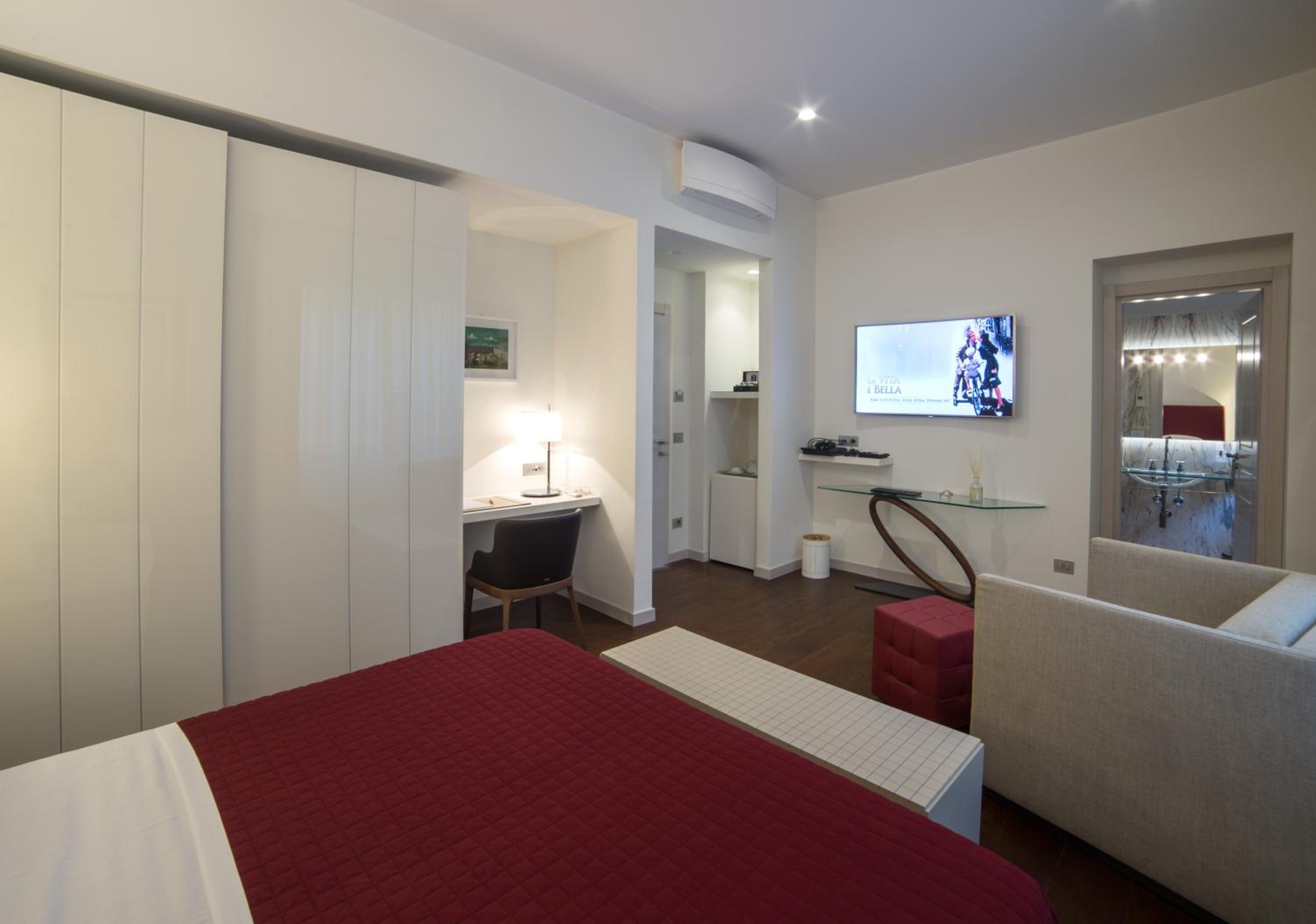 Luxury Triple Room - Photo 21