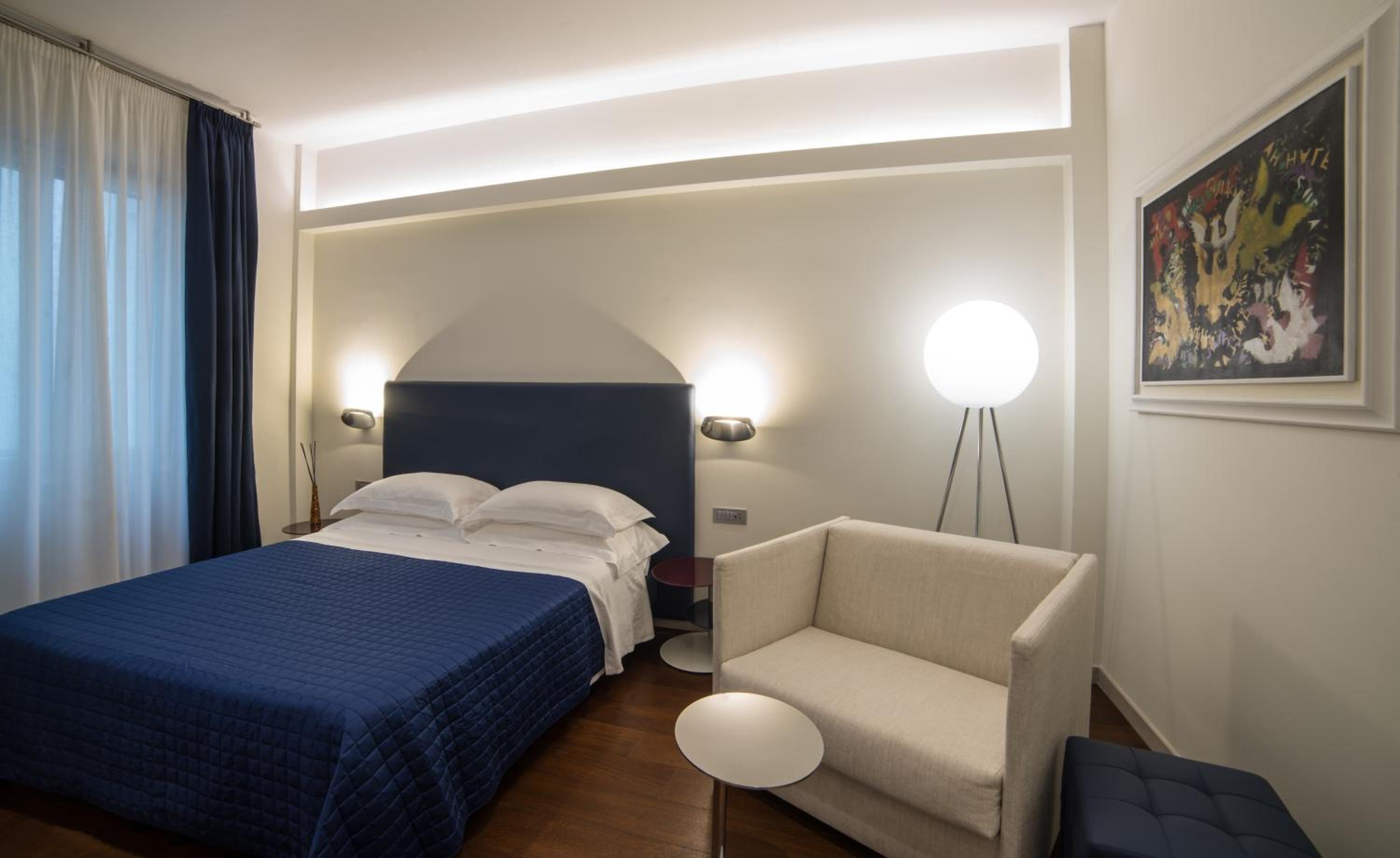 Deluxe Queen Room - Photo 3