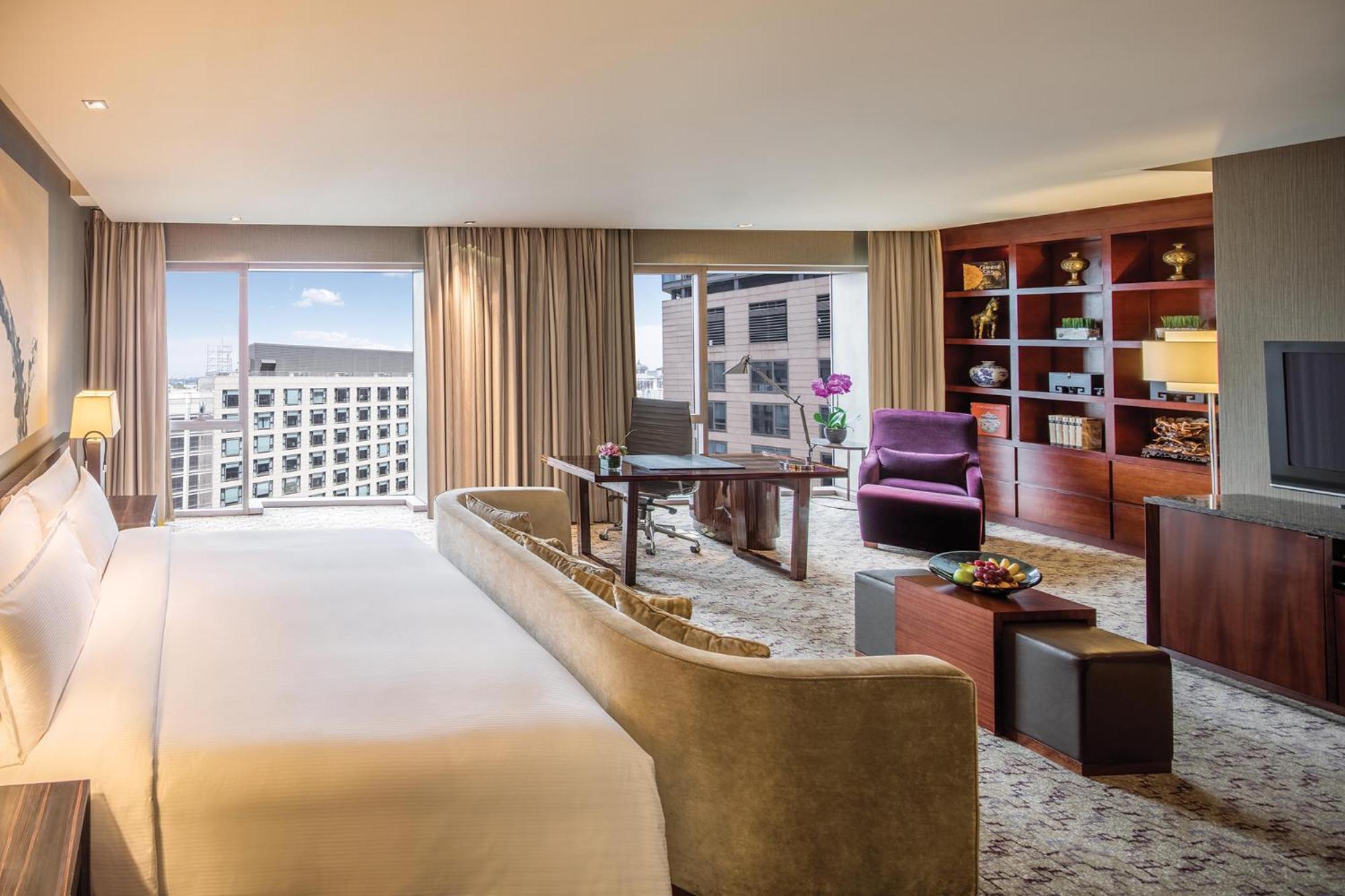 Premium King Room - Photo 1