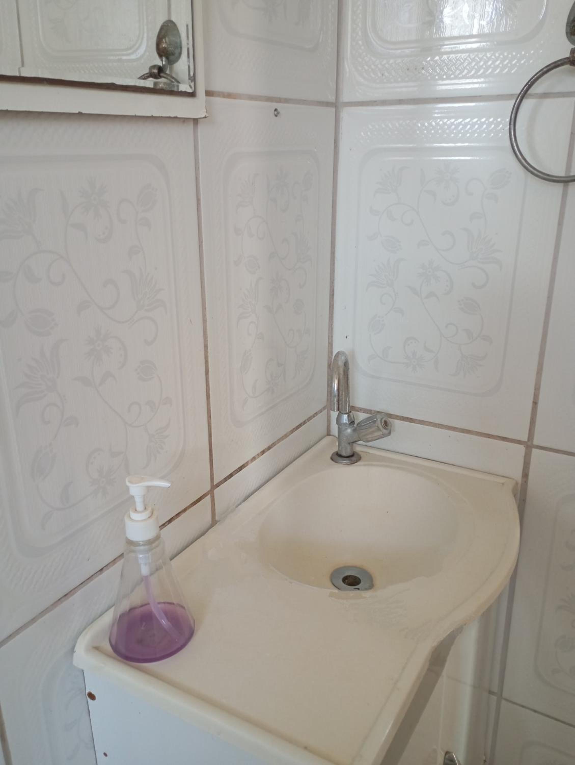 Economy Quadruple Room with Shared Bathroom photo 2