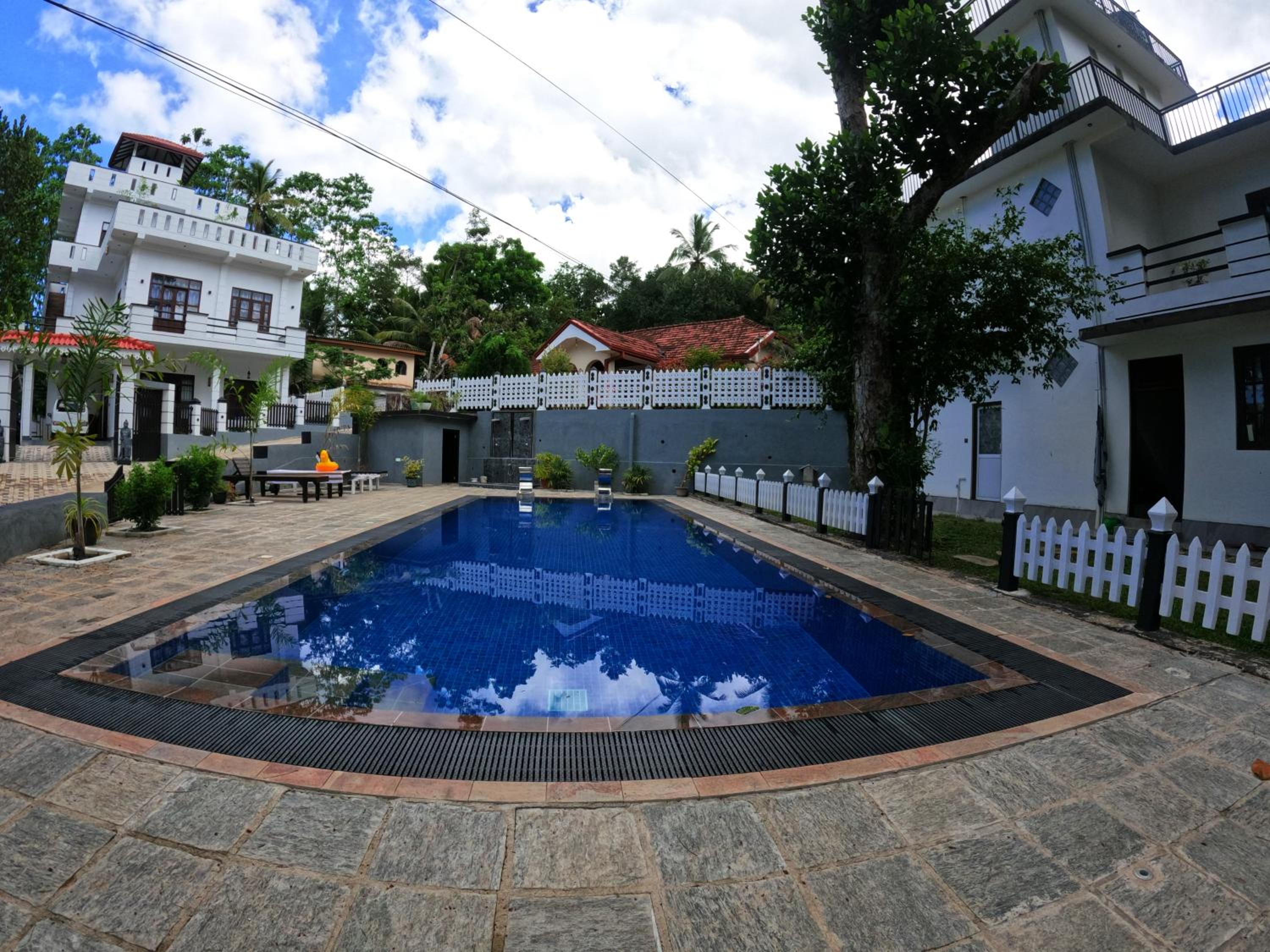 Villa photo 3