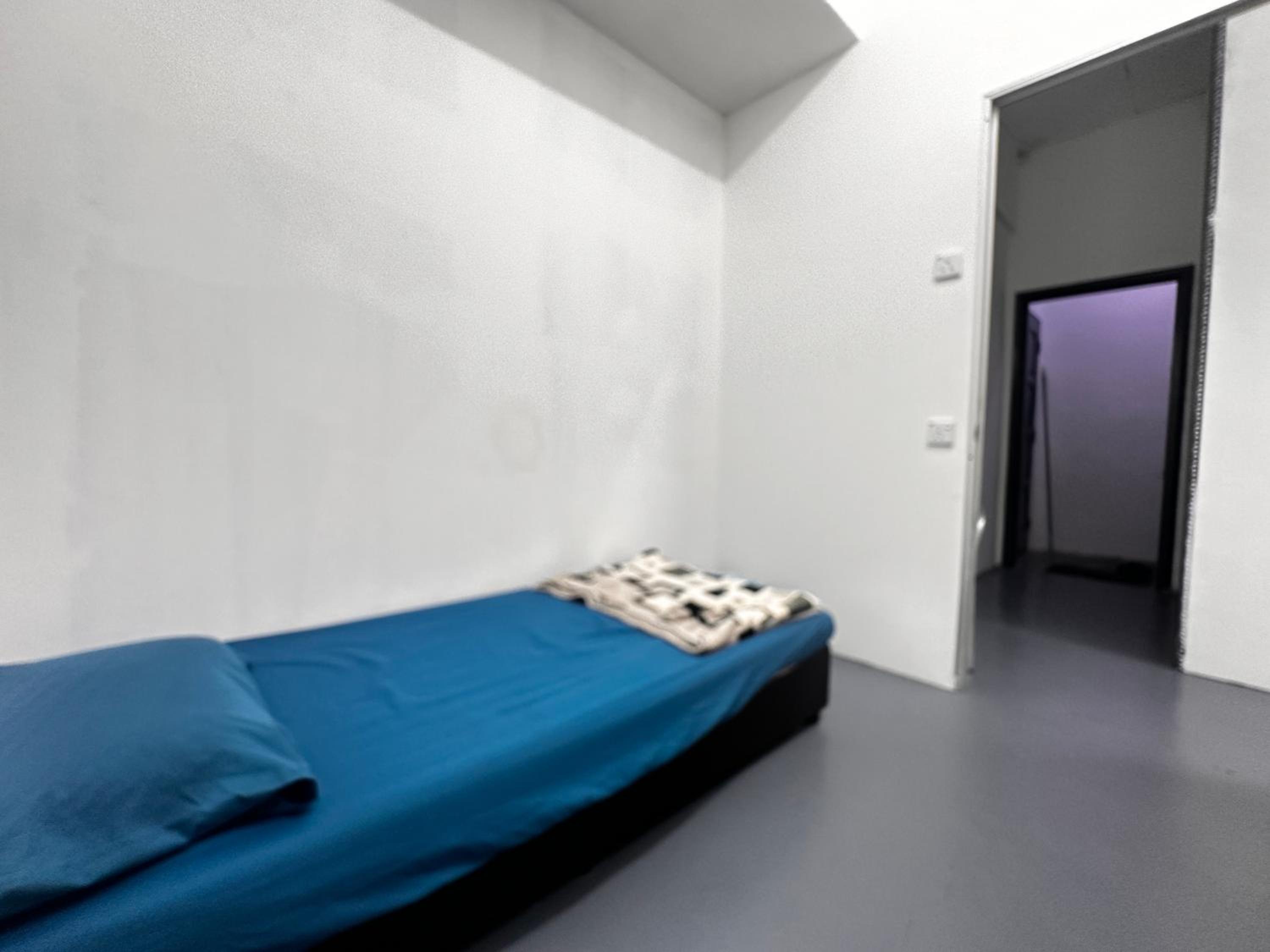 Single Room with Shared Bathroom photo 3