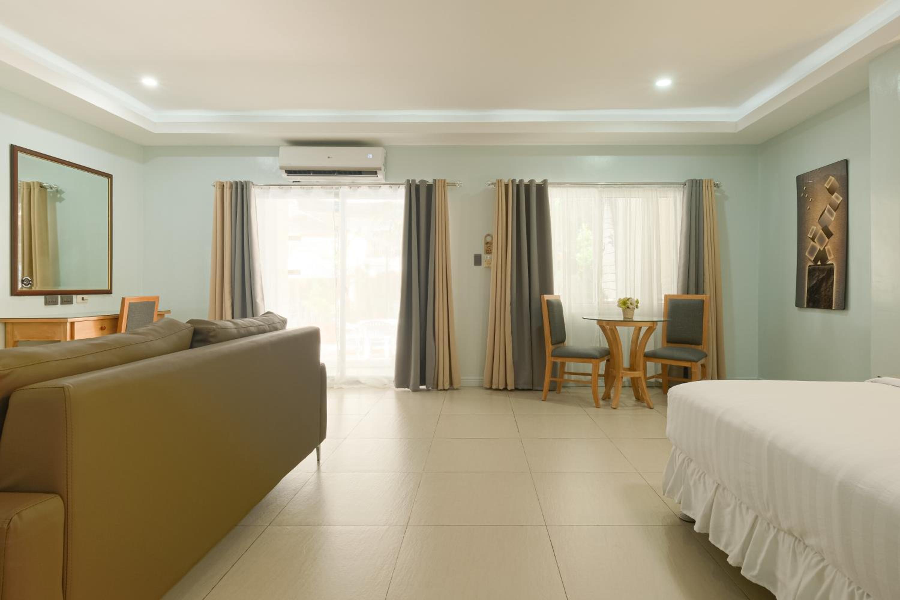 Suite with Garden View photo 3