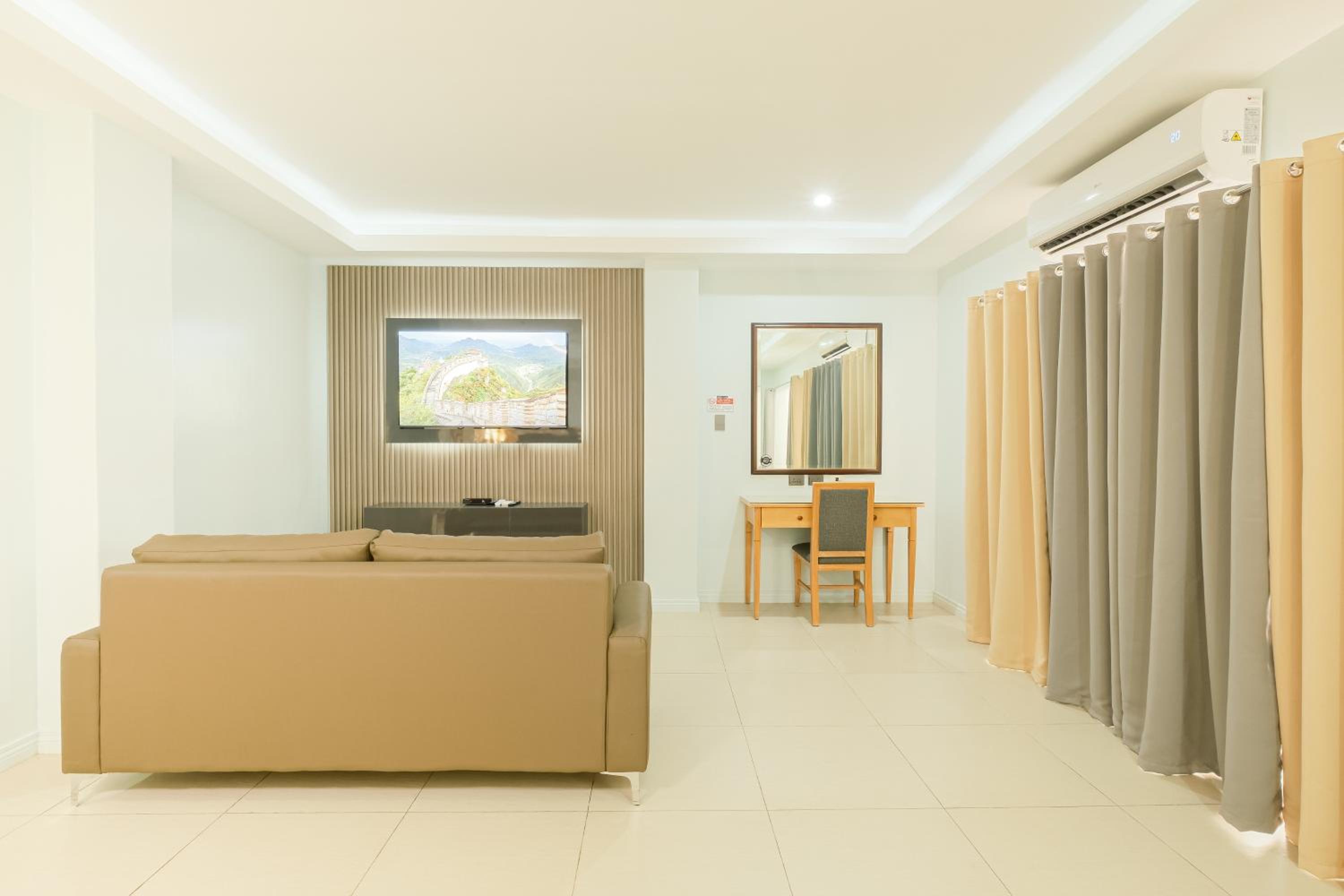 Suite with Garden View photo 2